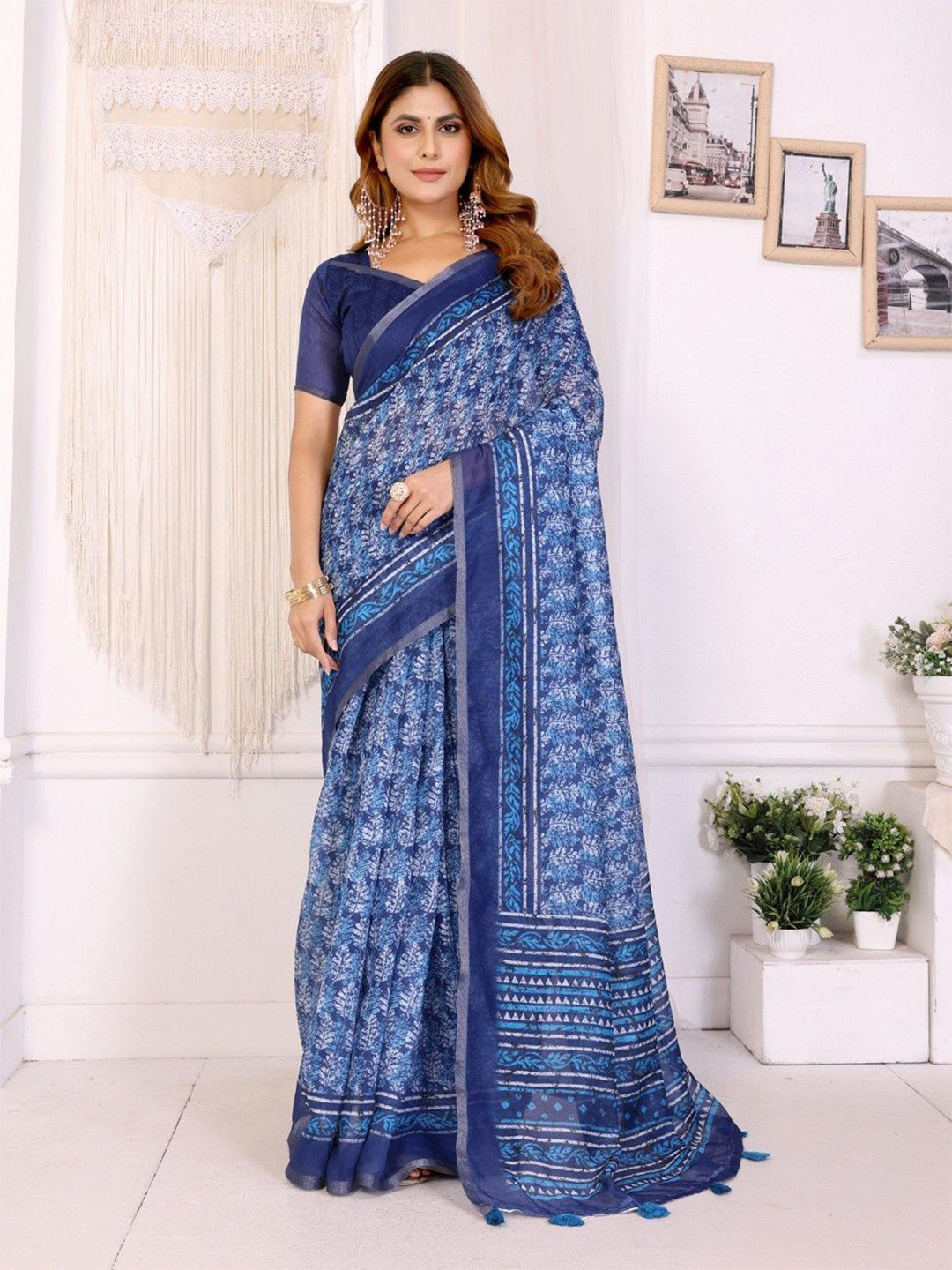 PRISHIL ENTERPRISE Ethnic Motifs Printed Saree