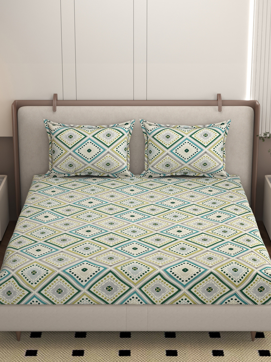 Homio  Emerald Cream Printed Queen Bedsheet Set 1.82 m x 1.97 m