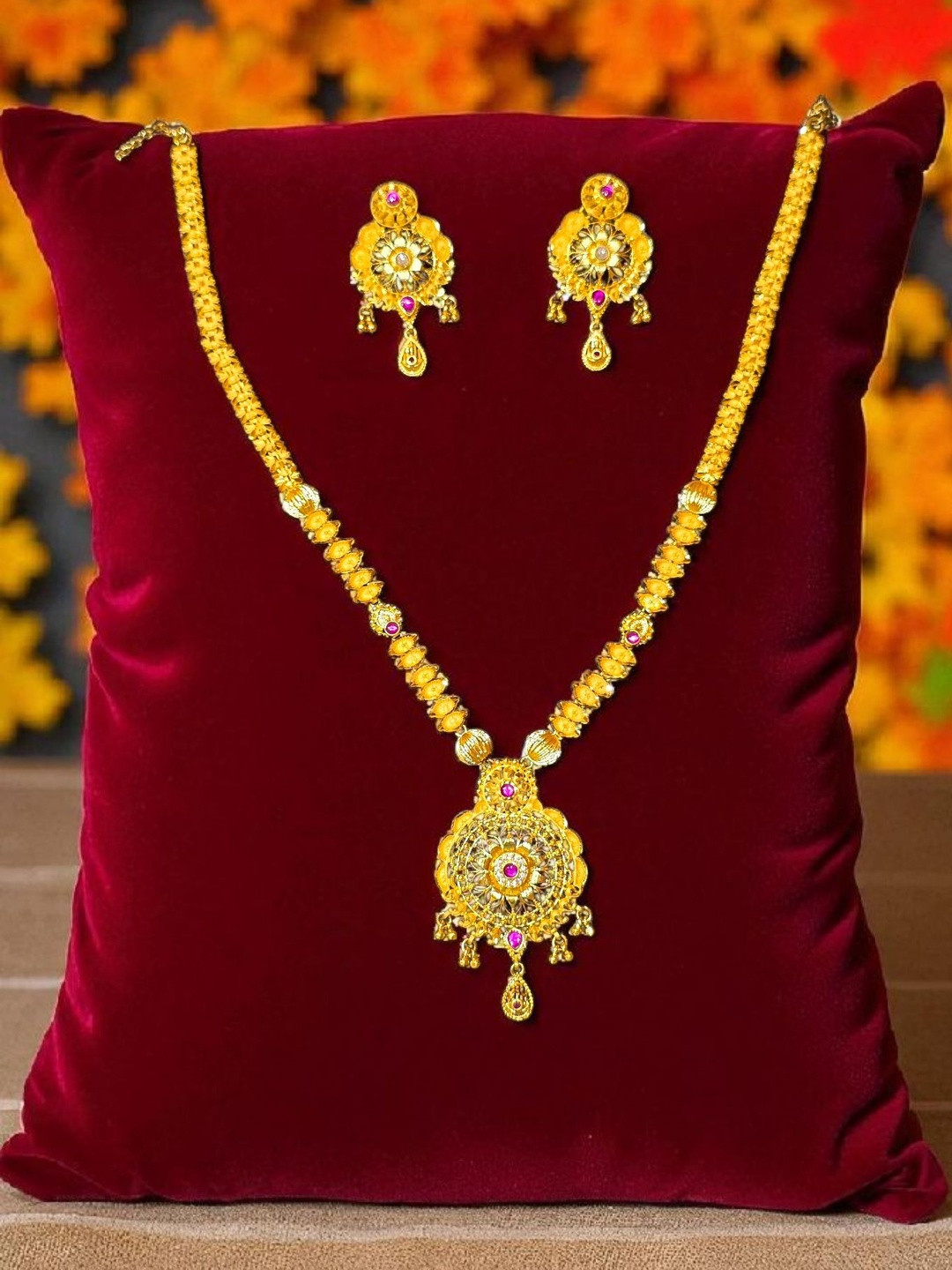 SilverAura 925 Gold Finish Silver Traditional Necklace Set