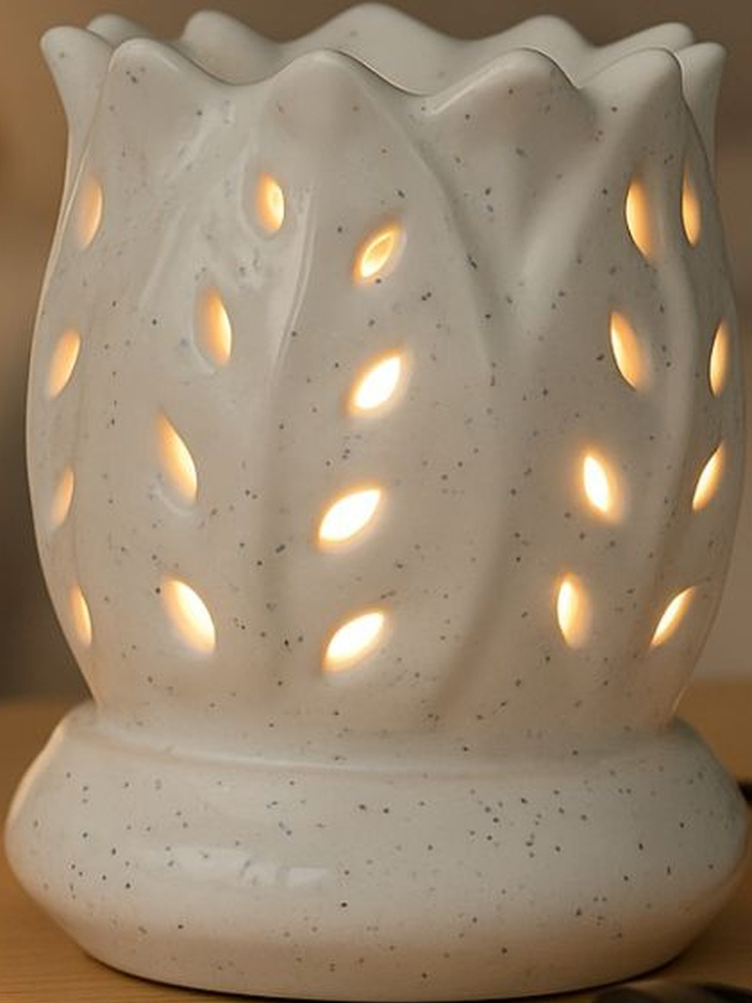 Pookiemoon Lotus Ceramic Electric Aroma Diffuser With Jasmine & Lemongrass 10ml Each