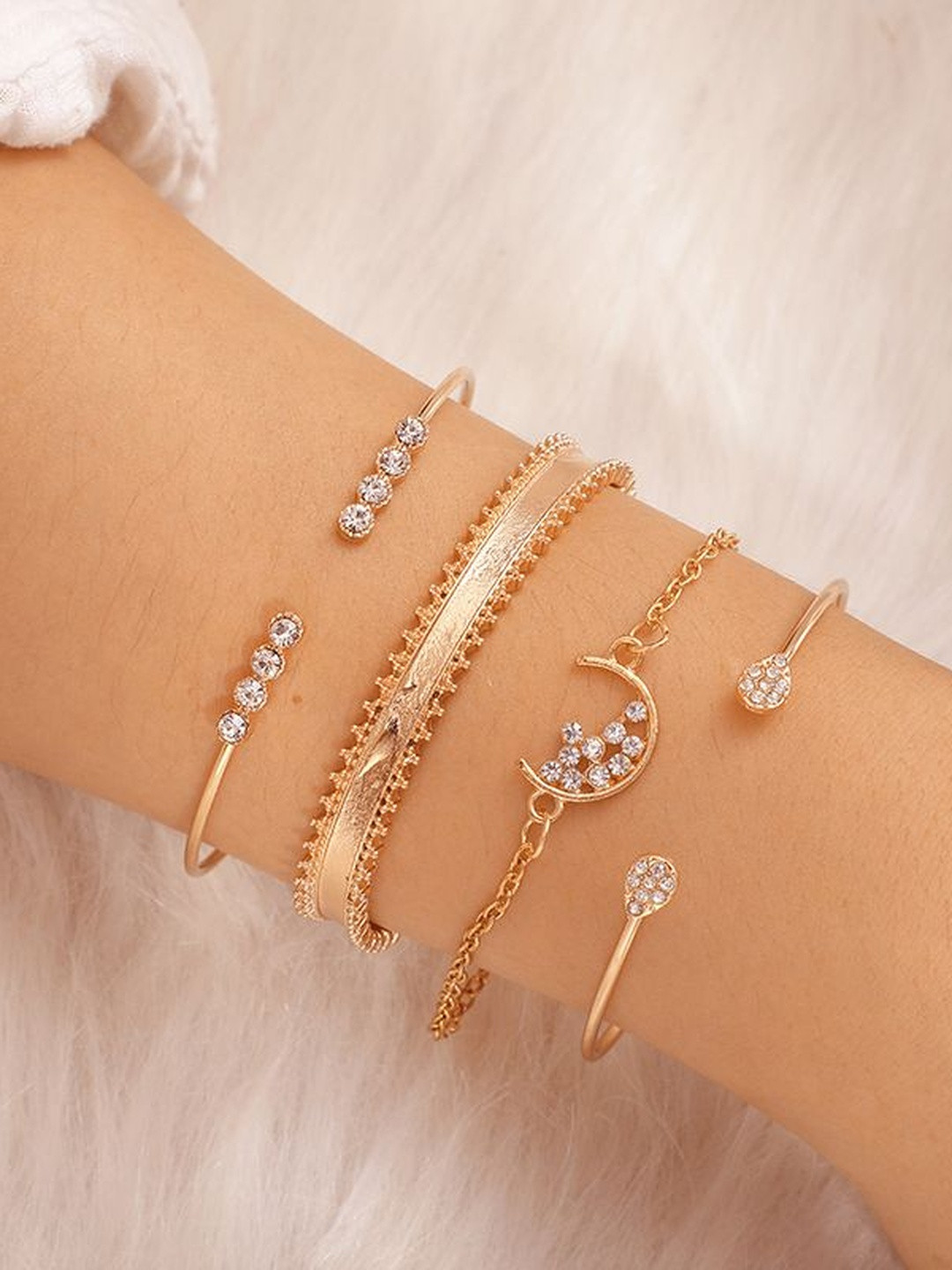 Arzonai Women Set of 4 Cuff Bracelet