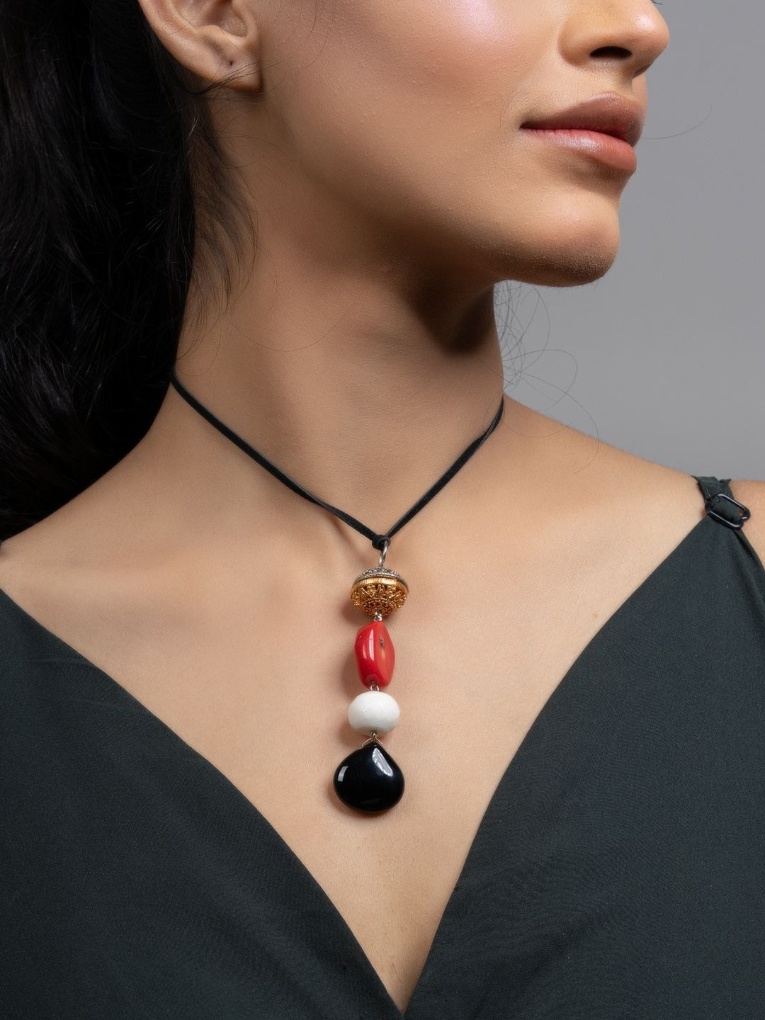 Look and Adorn Women Drop Stones Beaded Necklace