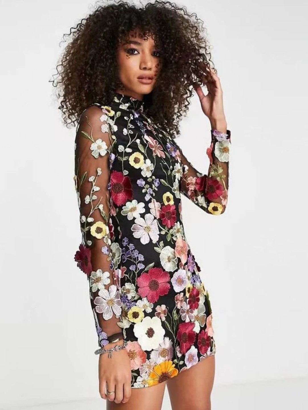 TRENBEE Floral Embroidered Bodycon Mini Dress