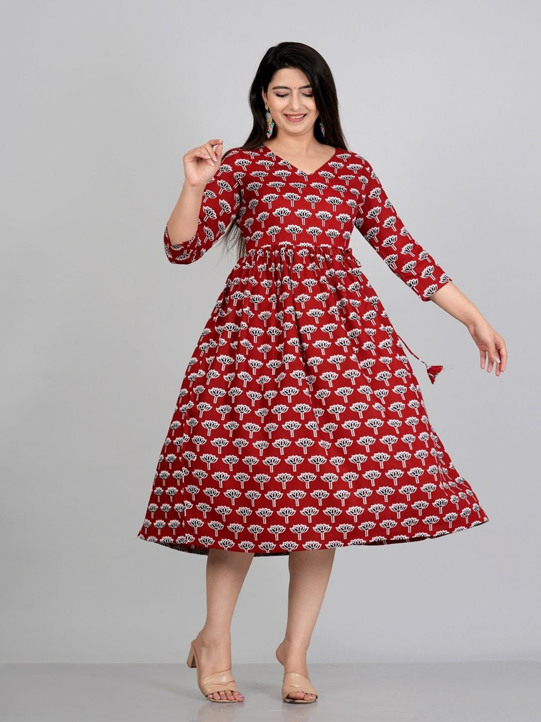 GOBYA Women Floral Printed V-Neck Anarkali Kurti