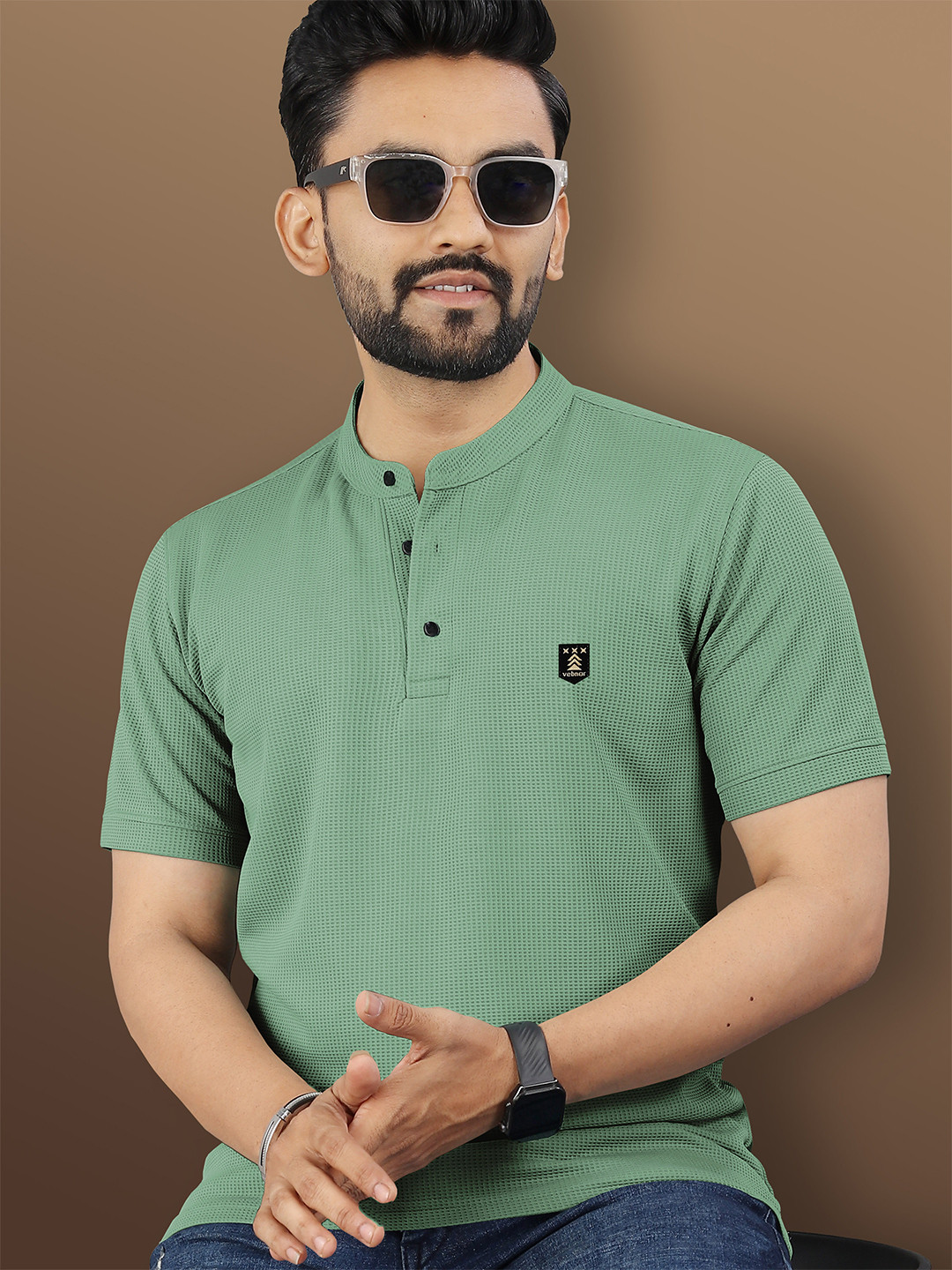 VeBNoR Brand Logo Mandarin Collar Pockets T-shirt