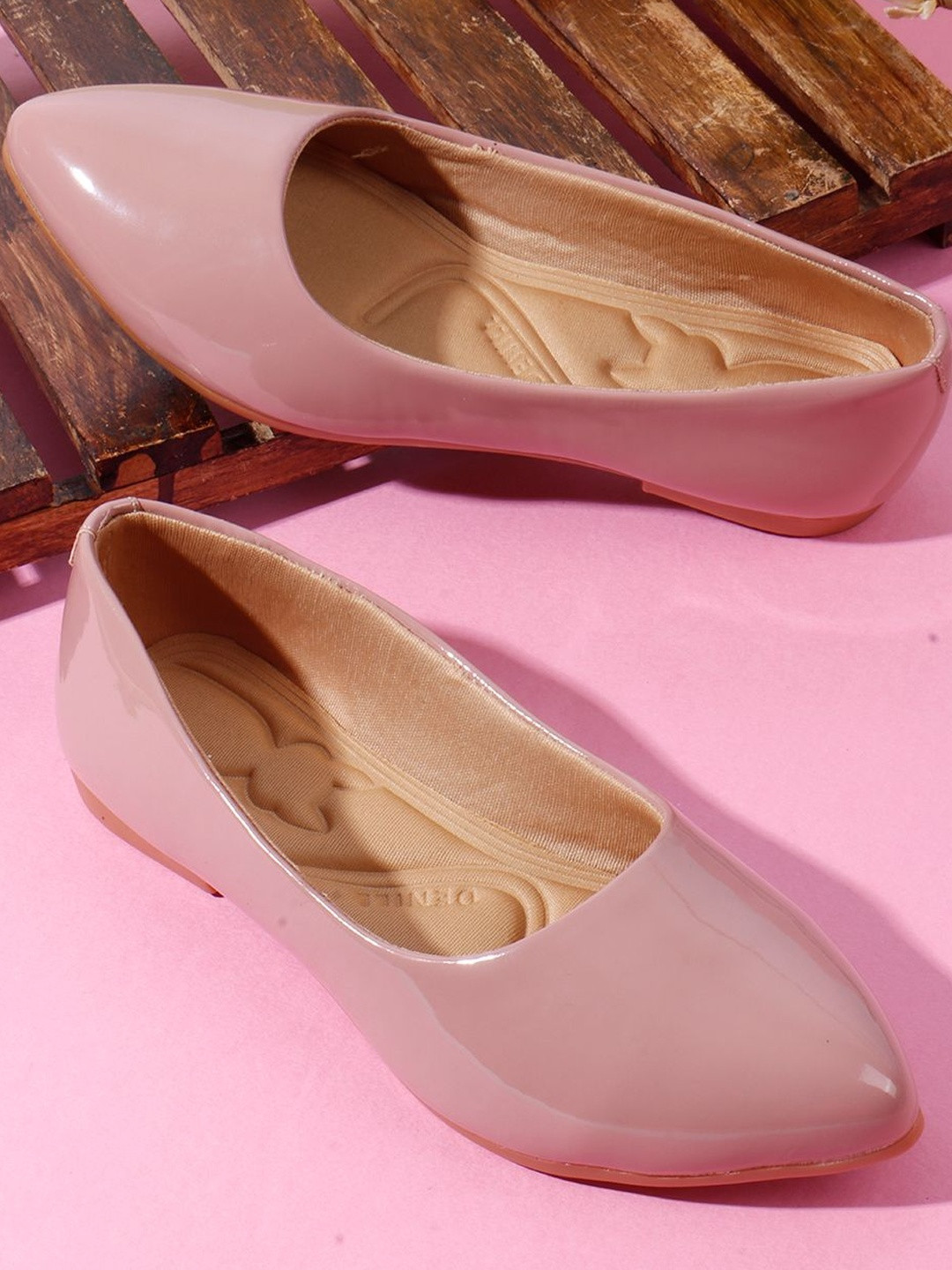 Denill Women Peach Glossy Pointed Toe Flats Bellies