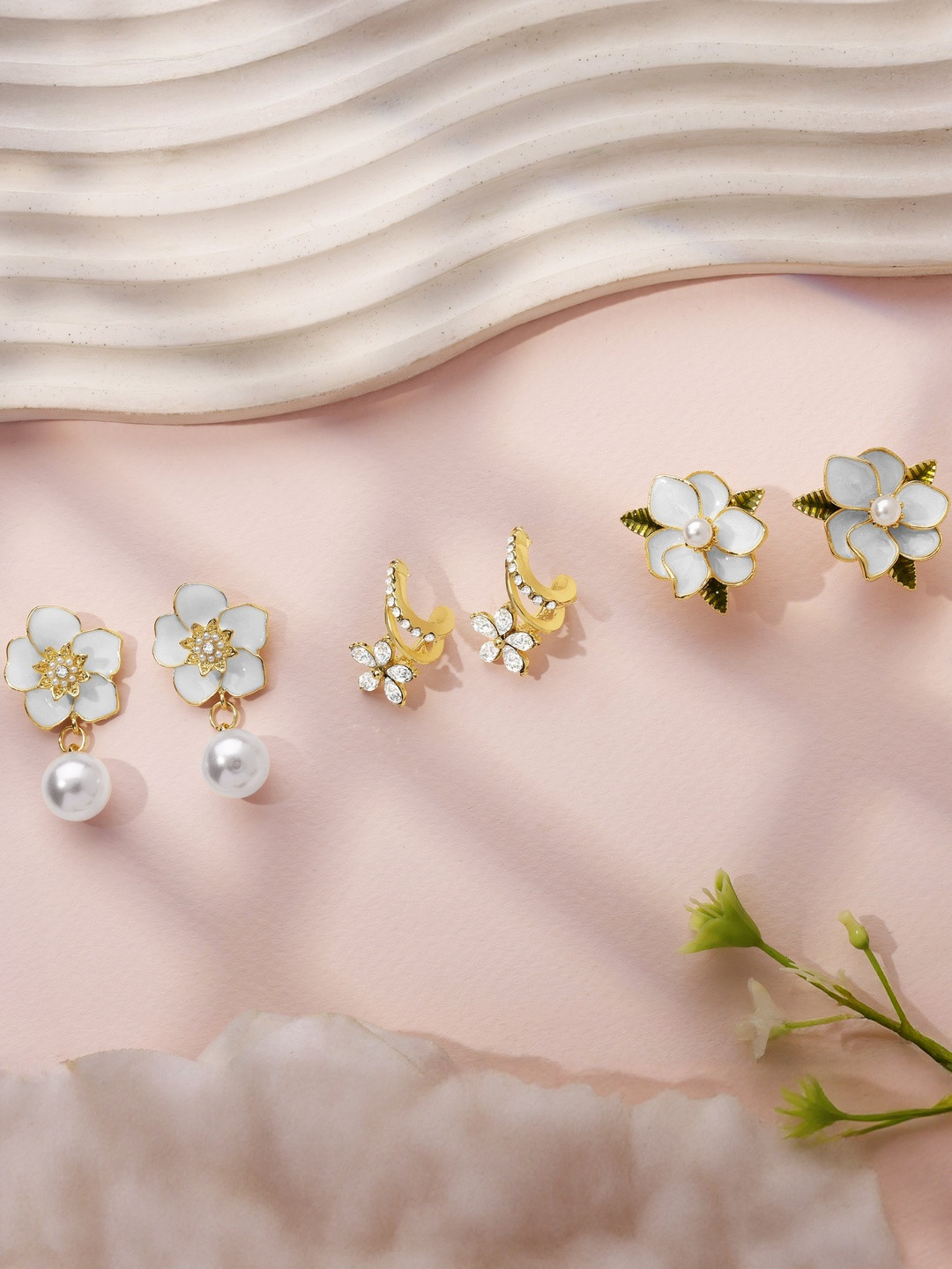 Estailo fashion Set Of 3 Gold-Plated Spiked Studs