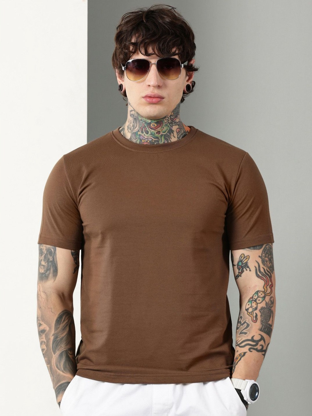 Own The Look Men Solid Round Neck Cotton T-shirt