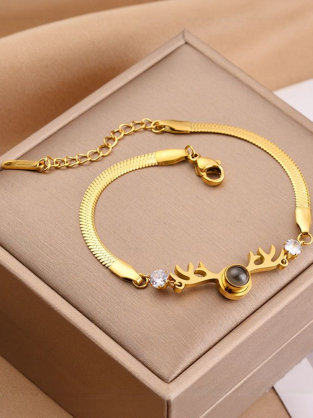 Arzonai Women Gold-Plated Antler Projection Bracelet