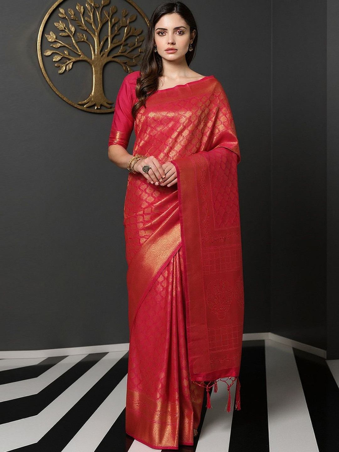 Anouk Ethnic Motifs Woven Design Zari Work Kanjivaram Saree With Unstitched Blouse Piece