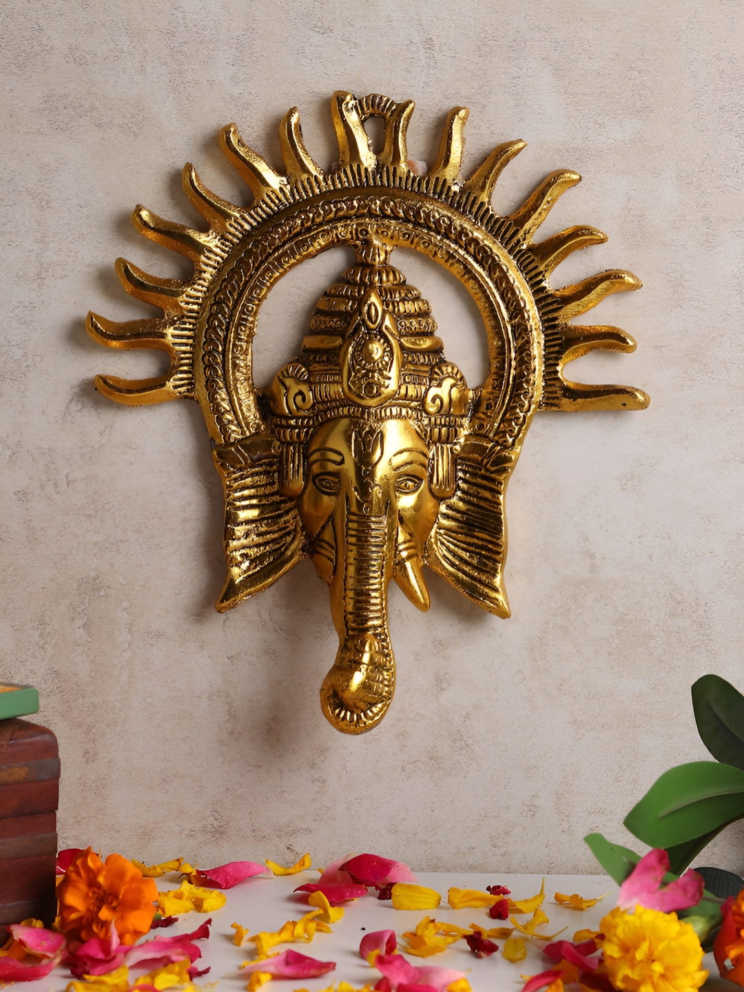 HABERE INDIA Gold-Toned & Black Lord Ganesha Religious Idol Showpiece