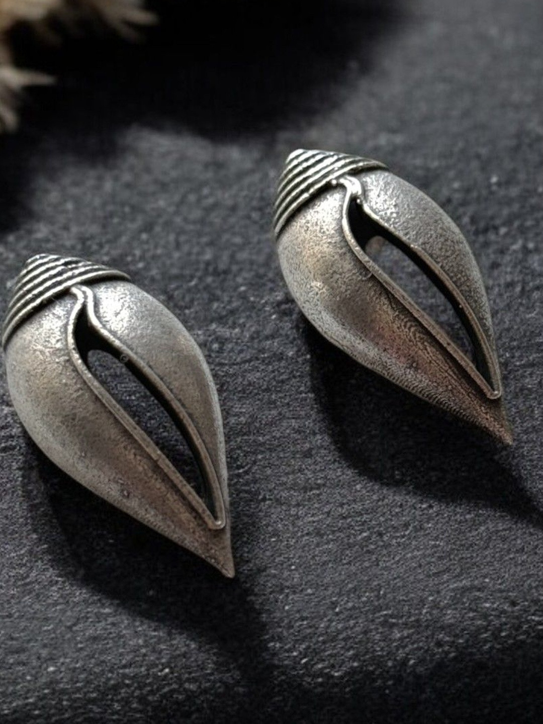 Jhumki Wala Quirky Replica Shankh Studs