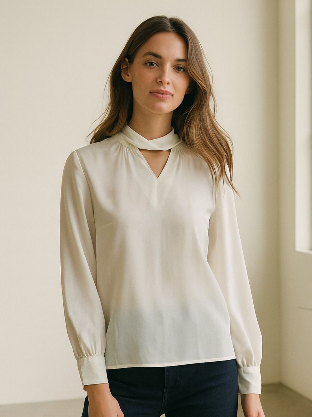 4WRD by Dressberry Women Solid Chocker Neck Regular Top