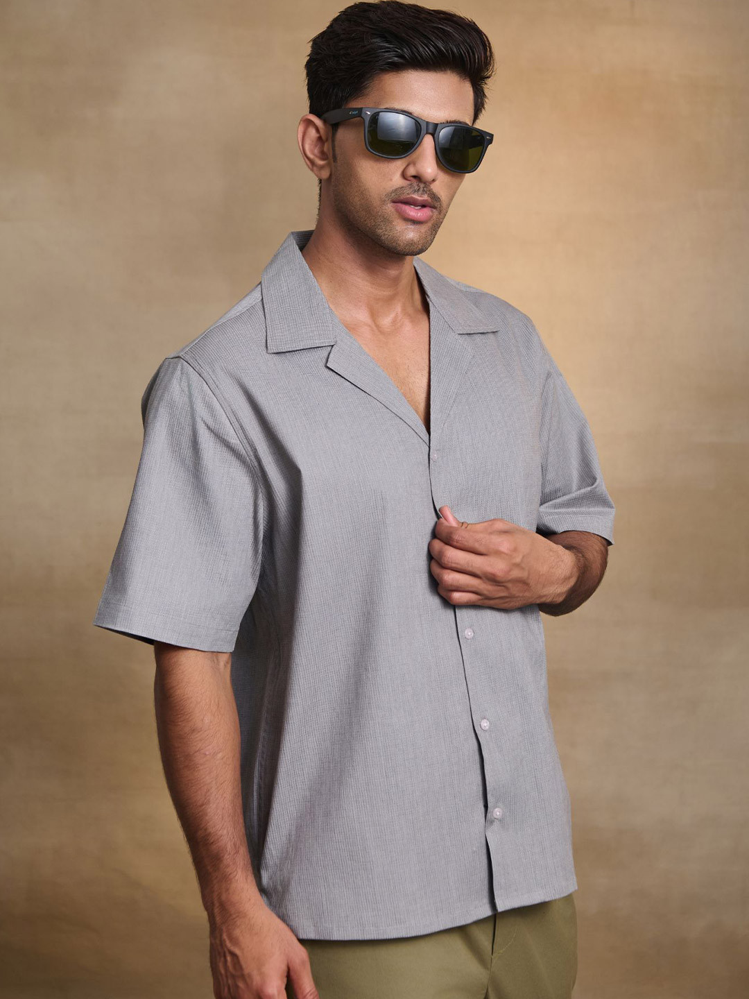 Uncluttered Closet Men Relaxed Fit Solid Cuban Collar Casual Shirt