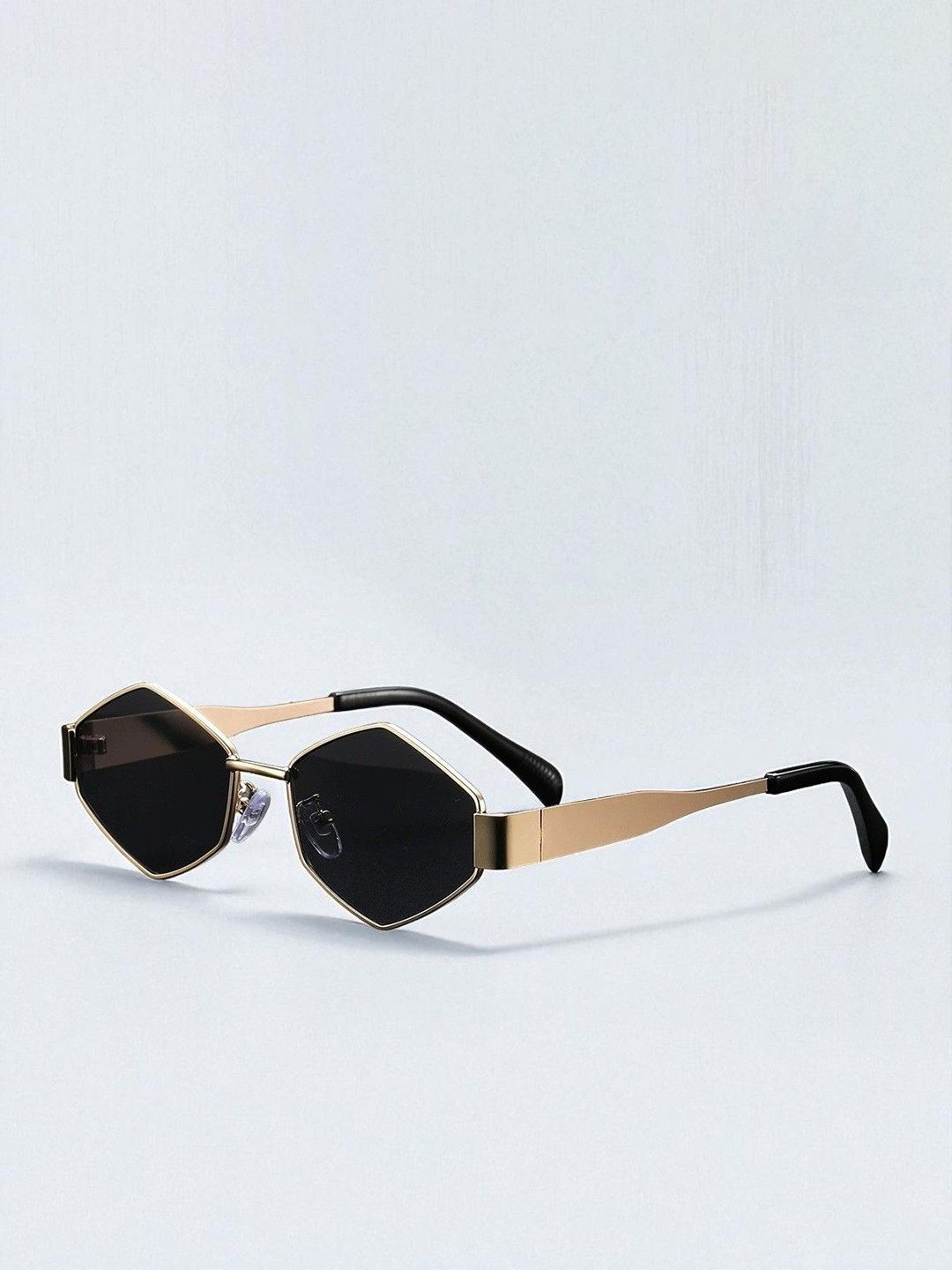 Mast & Harbour Men Gold-Toned Other Sunglasses with Mast 6813 gold black