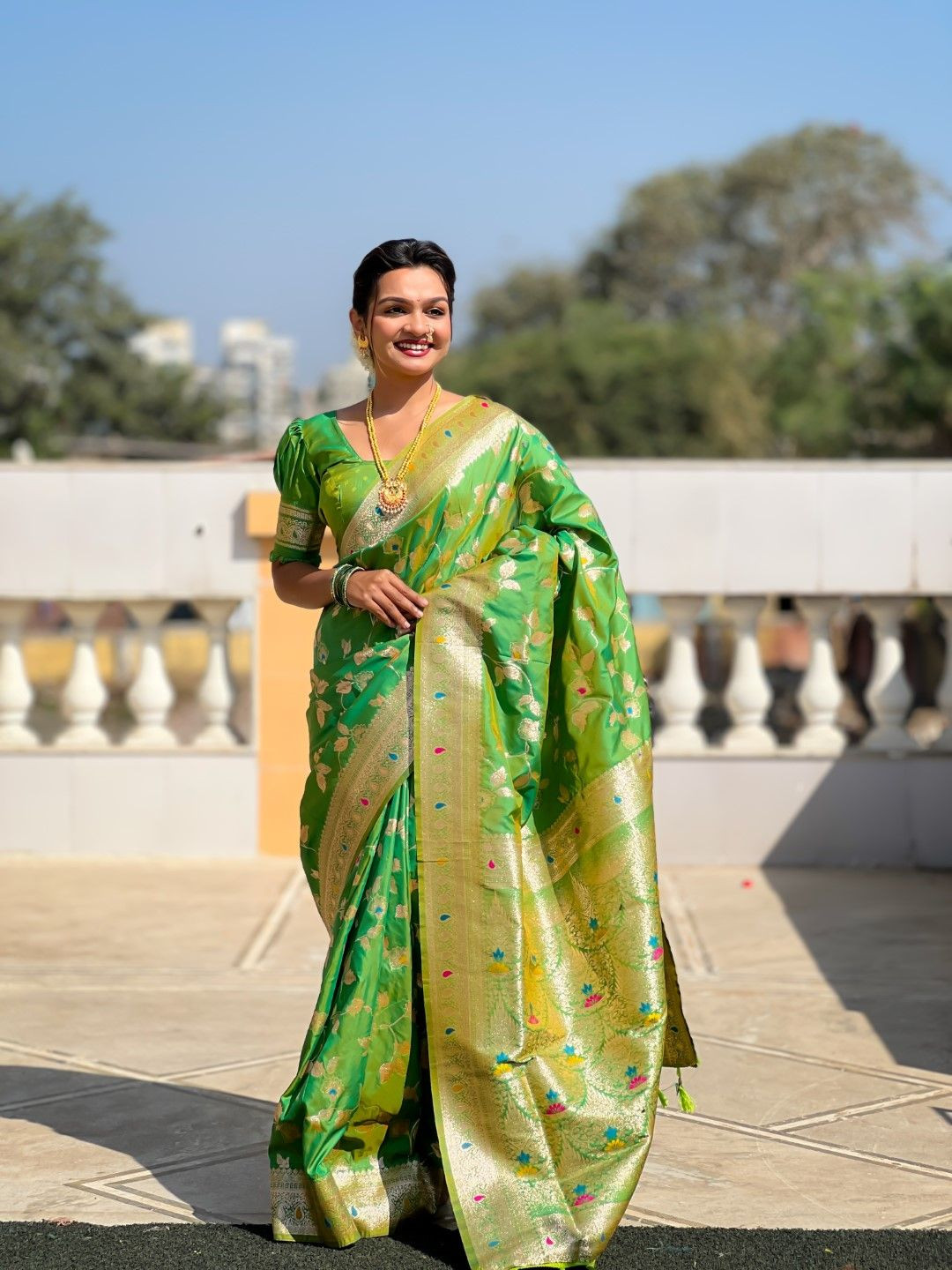 High Five Tex Floral Zari Banarasi Saree