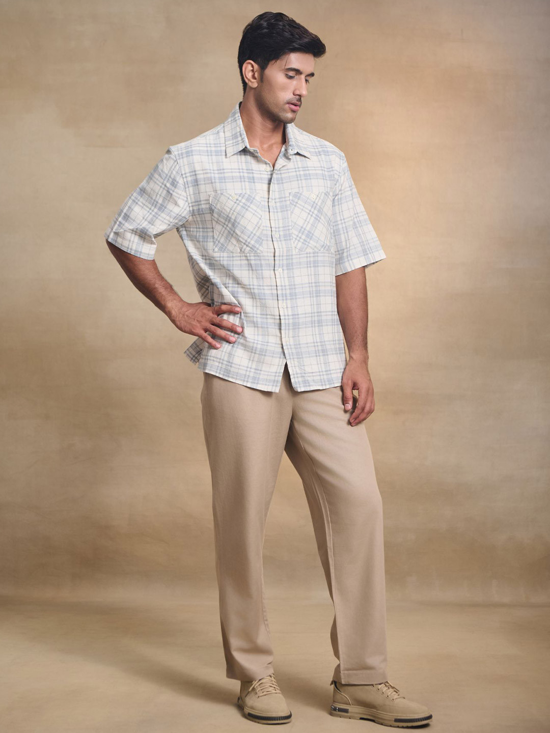 Uncluttered Closet Men Relaxed Fit Checked Spread Collar Casual Shirt