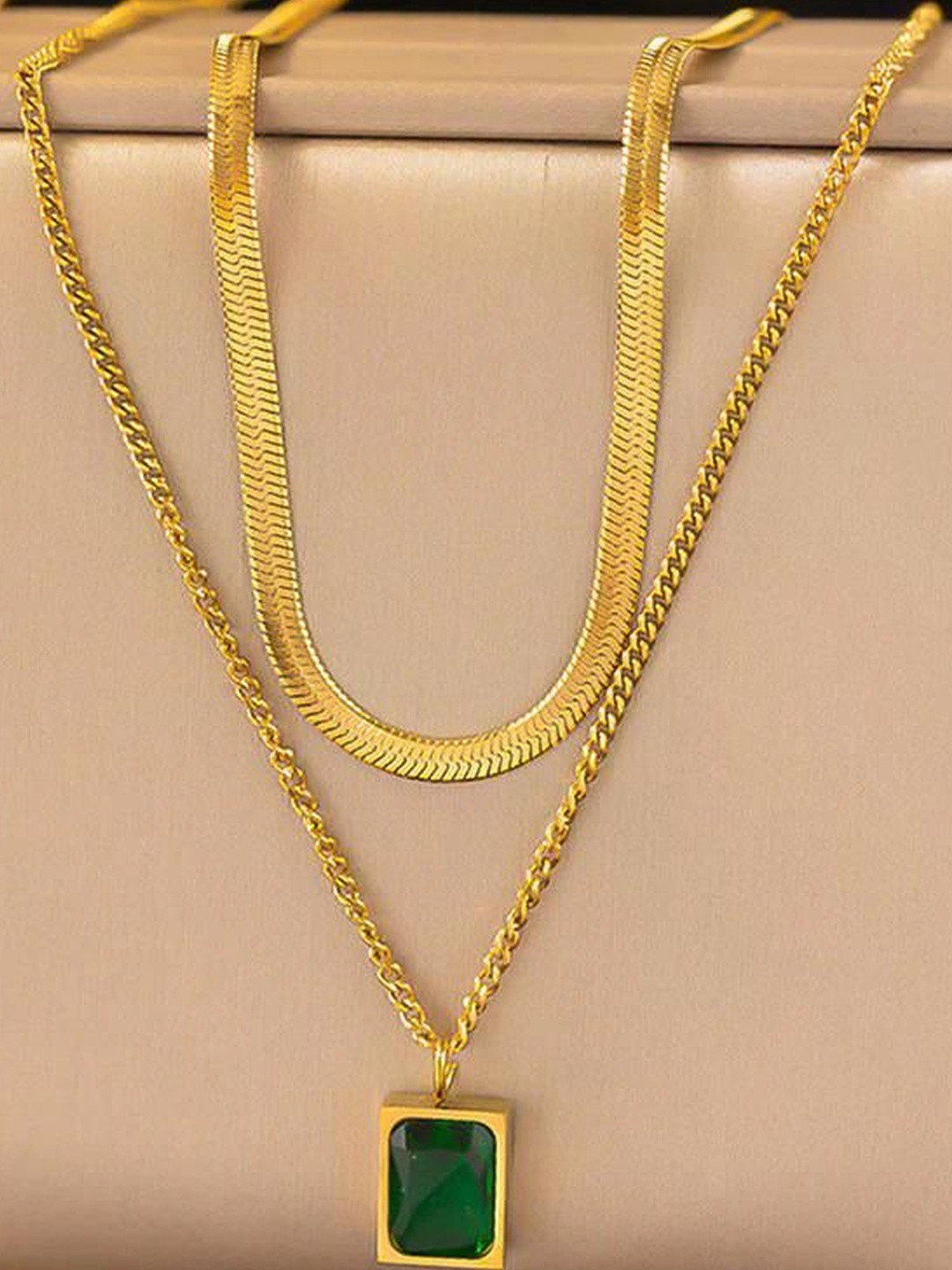 MODE & MINIMAL Gold-Plated Emerald Studded Layered Necklace