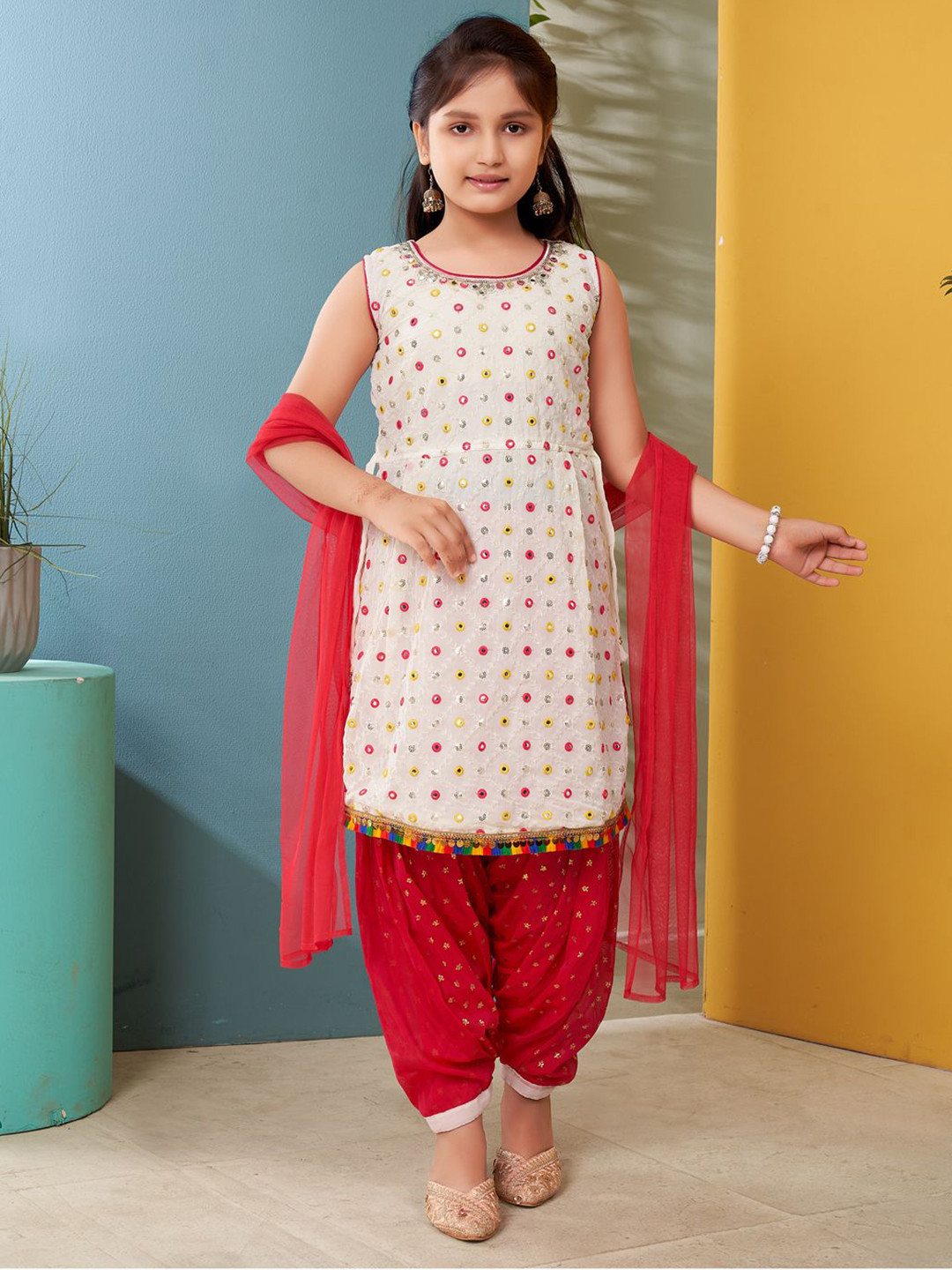 BAESD Girls Mirror Embroidery With Lace Border Georgette Kurta Set With Dupatta