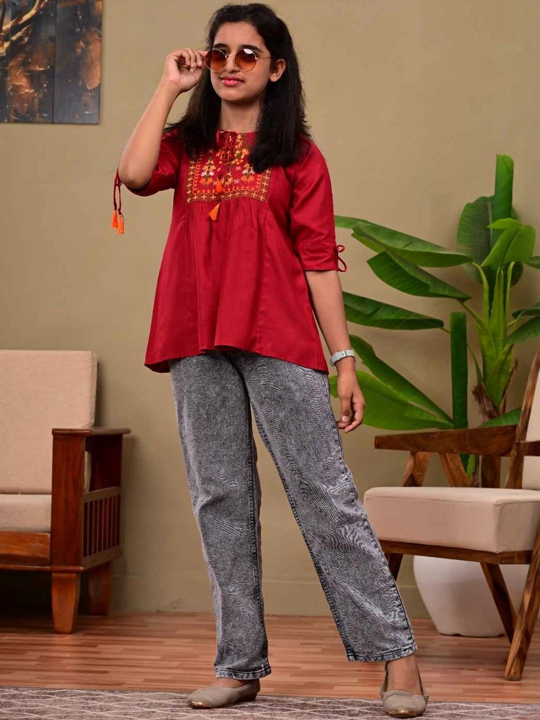 DMP FASHION Women Red Thread Embroidered Top
