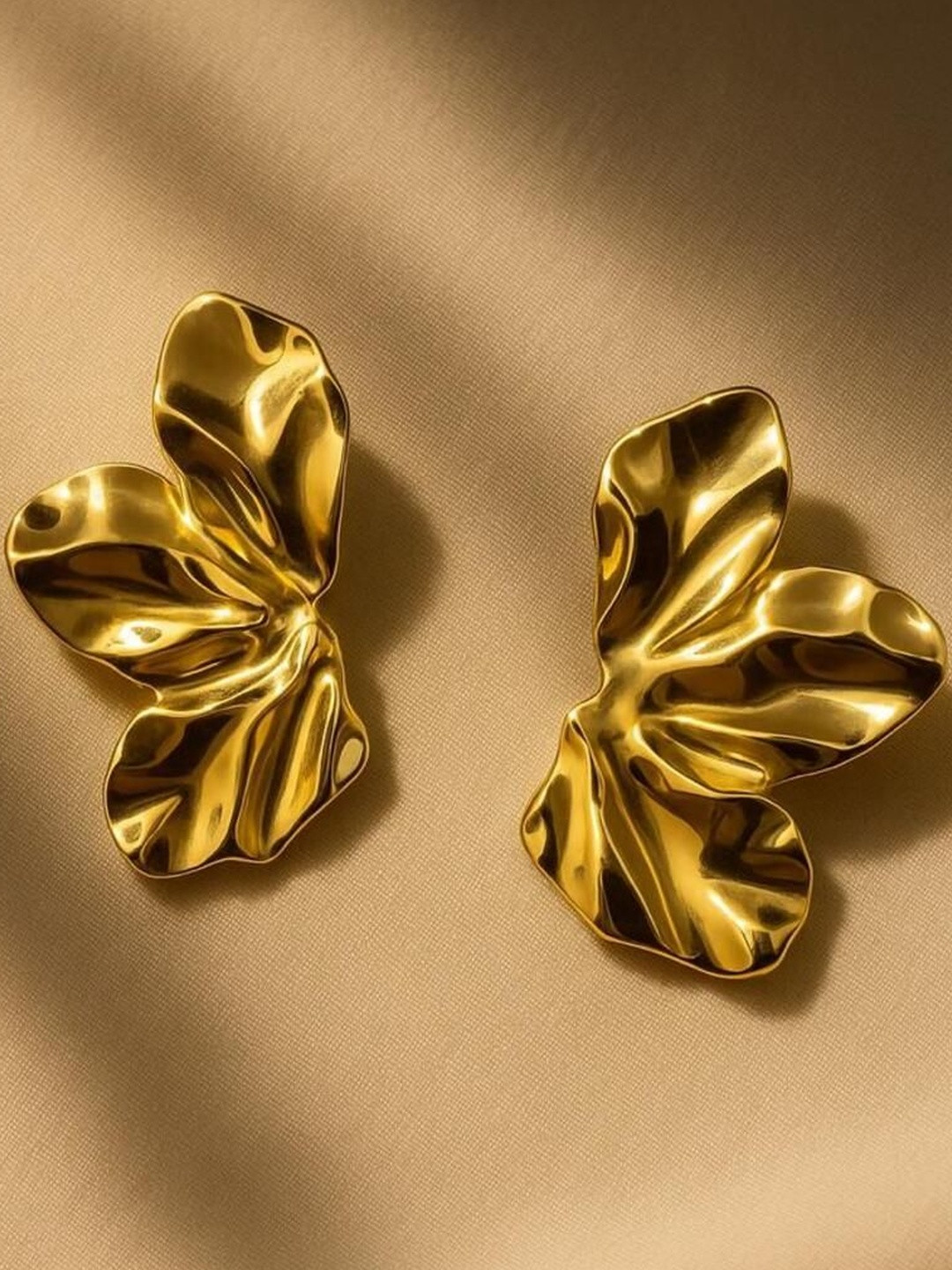 MODFUSE Women Gold-Plated Modfuse Butterfly Wings Stud Earrings