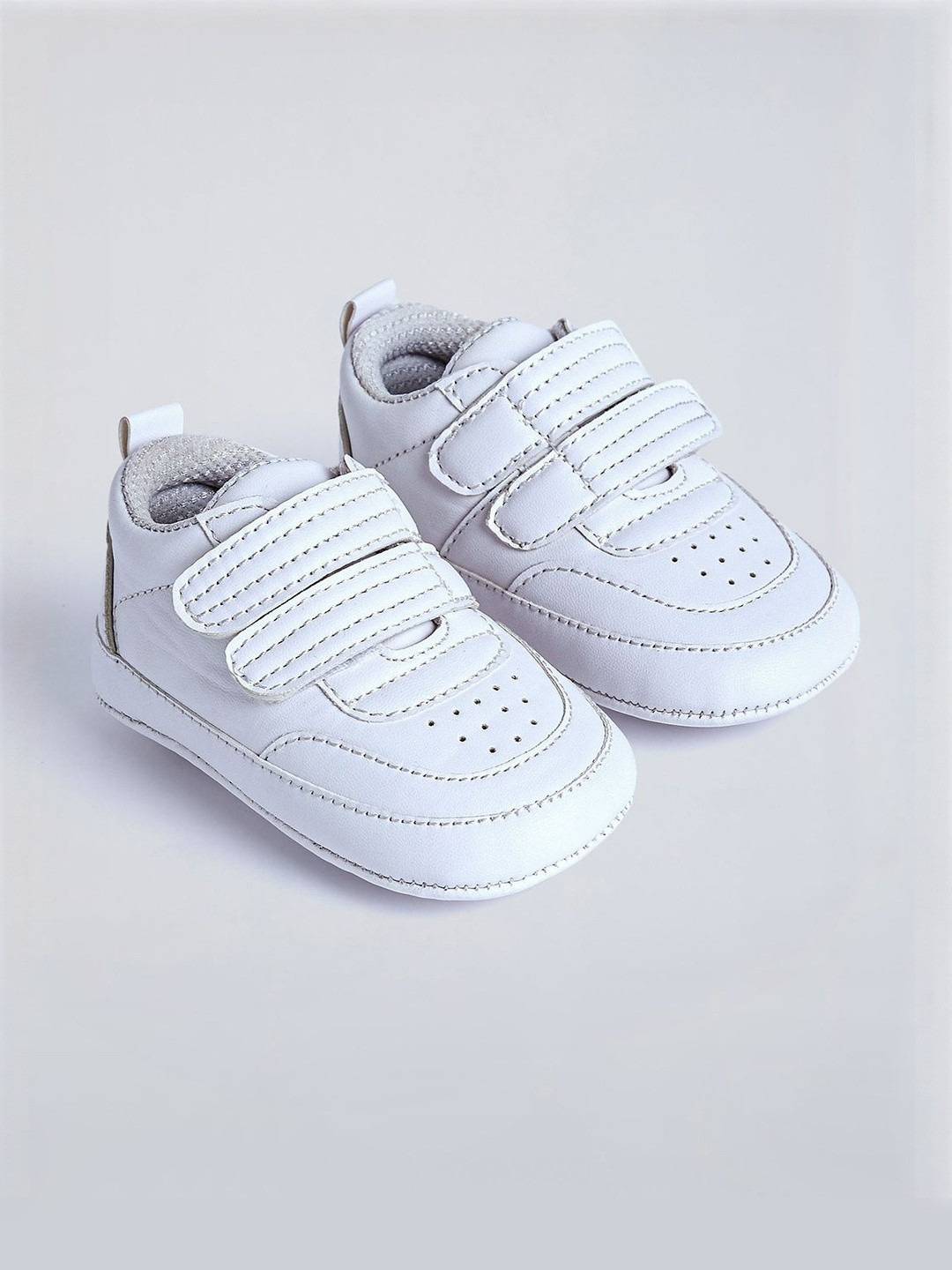 Hopscotch Kids White Solid Synthetic  With Rubber Sole Booties