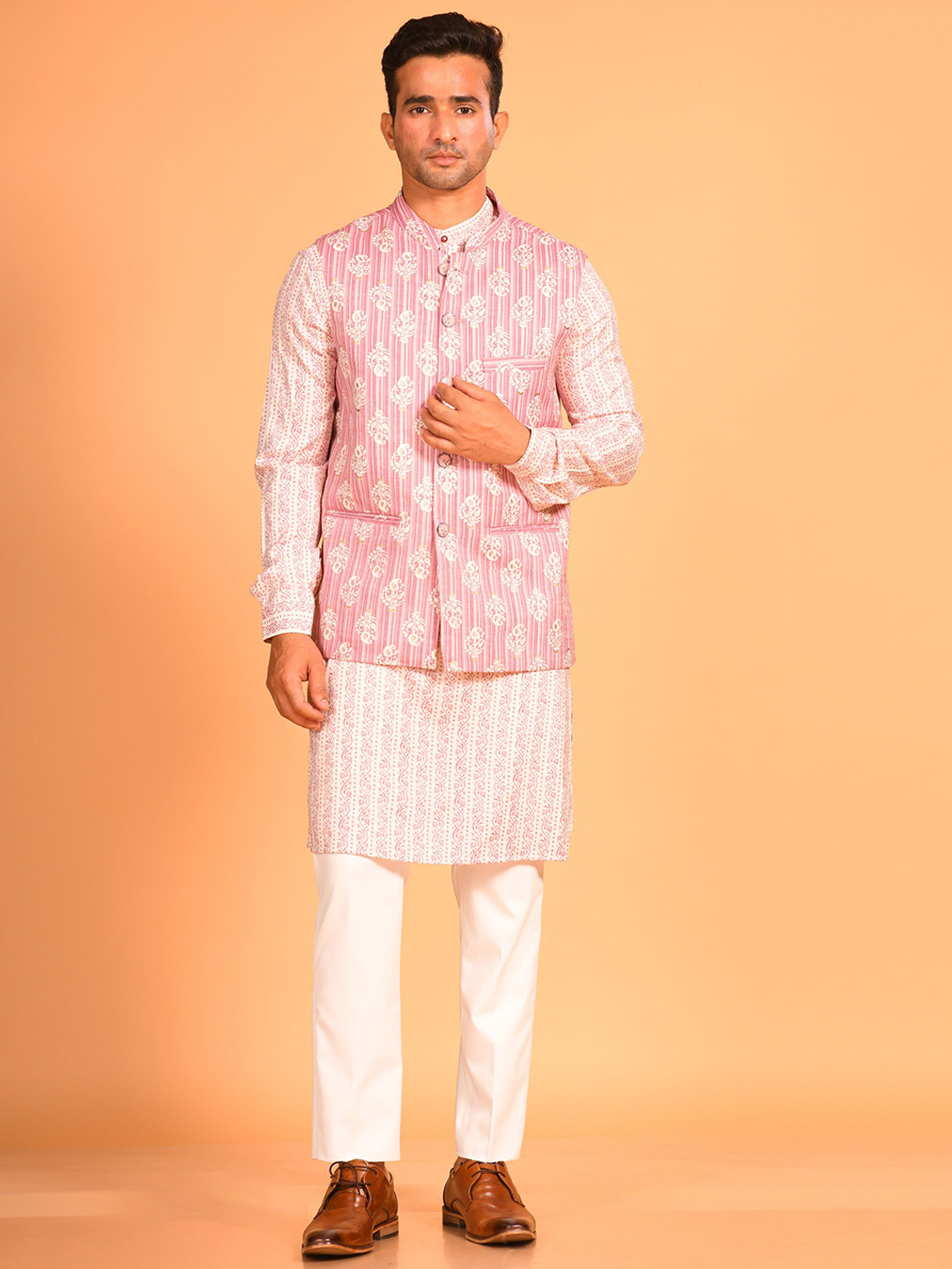 EKYAA Men Ethnic Motifs Printed Regular Pure Cotton Kurta with Trousers and Nehru Jacket