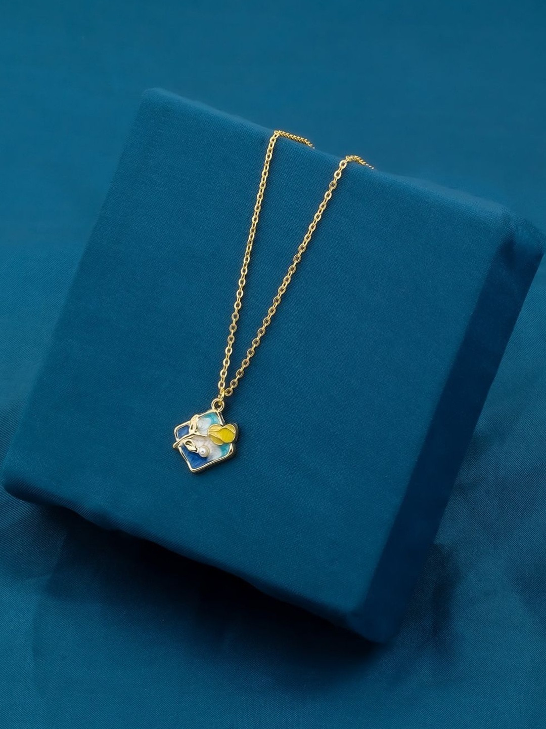 DressBerry Women Multi Color Brass Stylish Necklace Chain