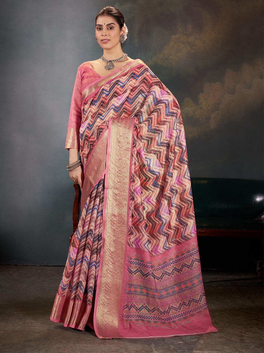 Garden Vareli Geometric Woven Design Saree With Blouse Piece