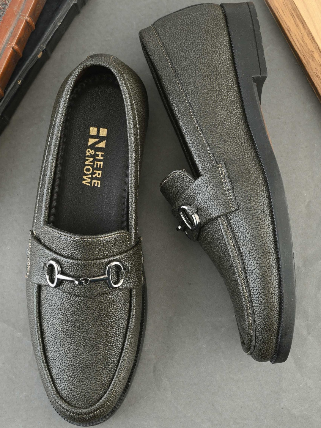 HERE&NOW Men Green Horse-Bit Formal Loafers