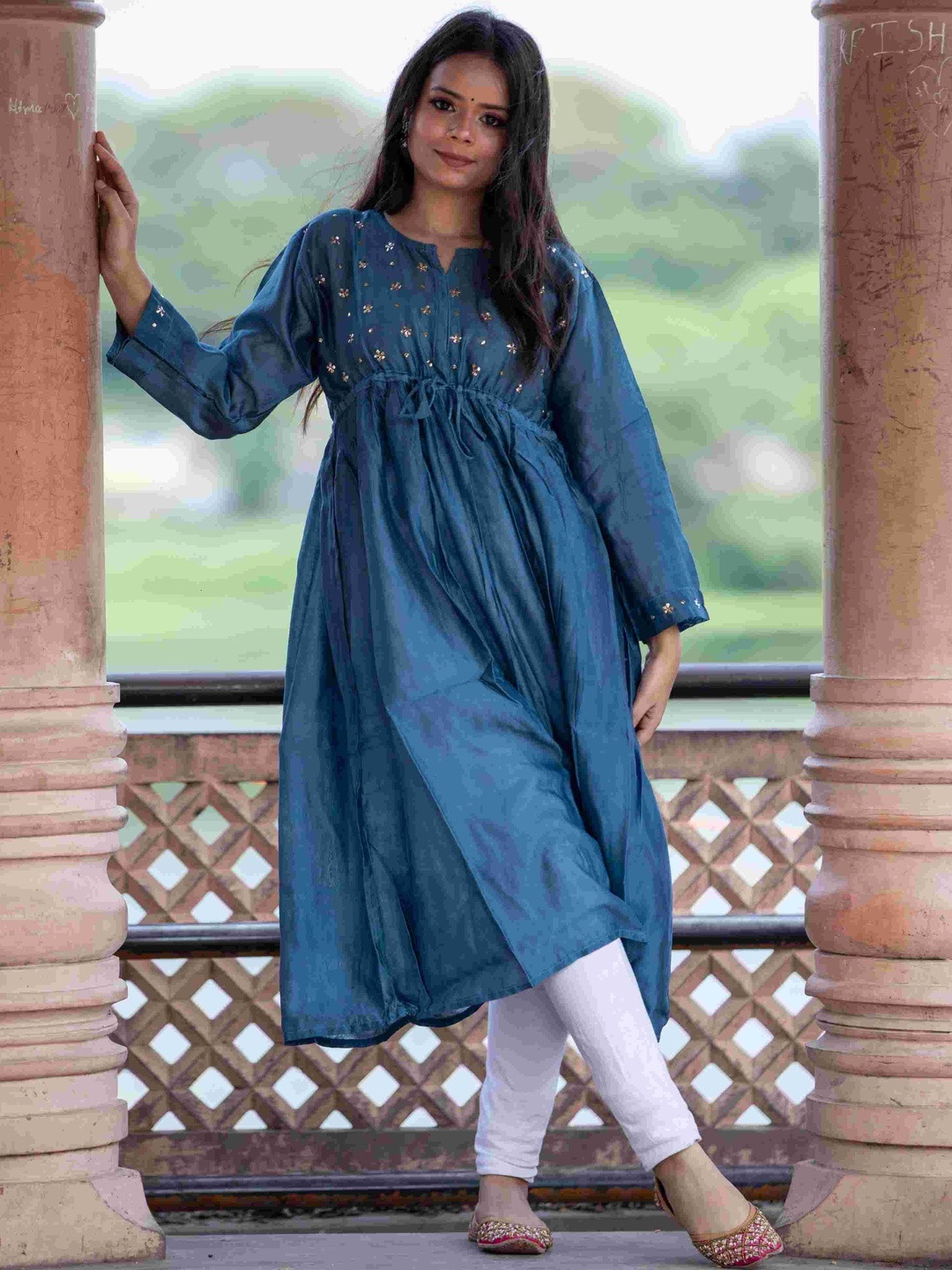 THREAD FIESTA Women Floral Sequinned Chanderi Silk Anarkali Kurta