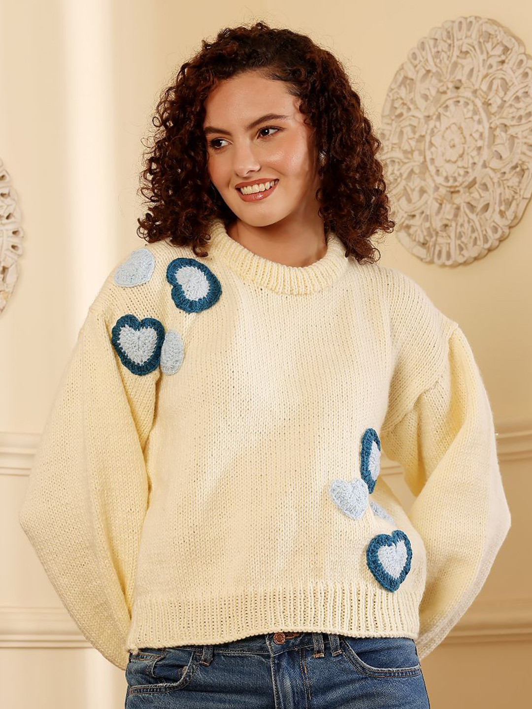 Velvery Women Embroidered Heart Applique Long Sleeve Pullover