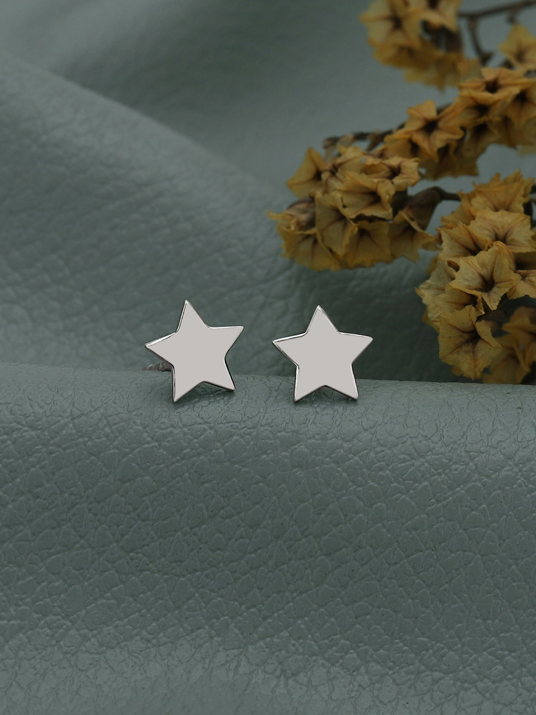 Carlton London 925 Sterling Silver- Rhodium-Plated Star Shaped Studs