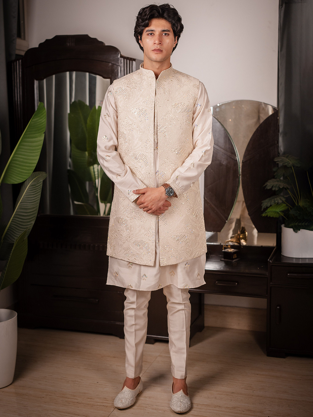 SUUTRAA BY SG Men Rose Gold Silk Blend Full Sleeves Embroidery Sherwani