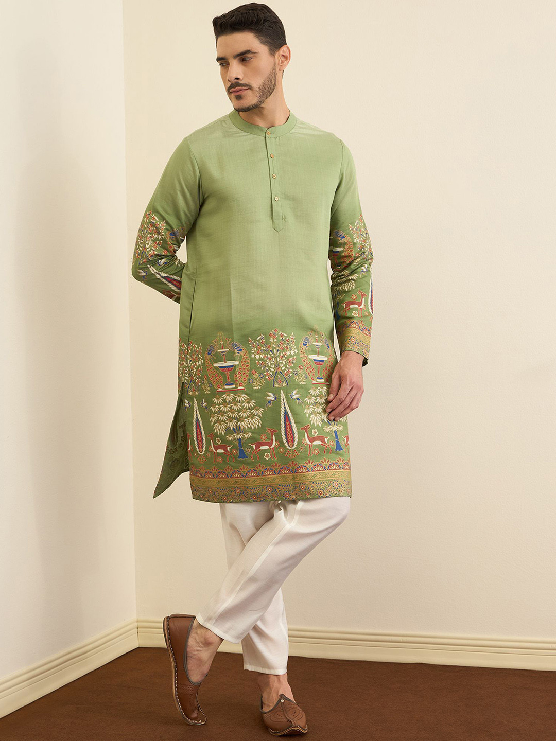 House of Pataudi Ethnic Motifs Printed Mandarin Collar Straight Kurta & Trousers