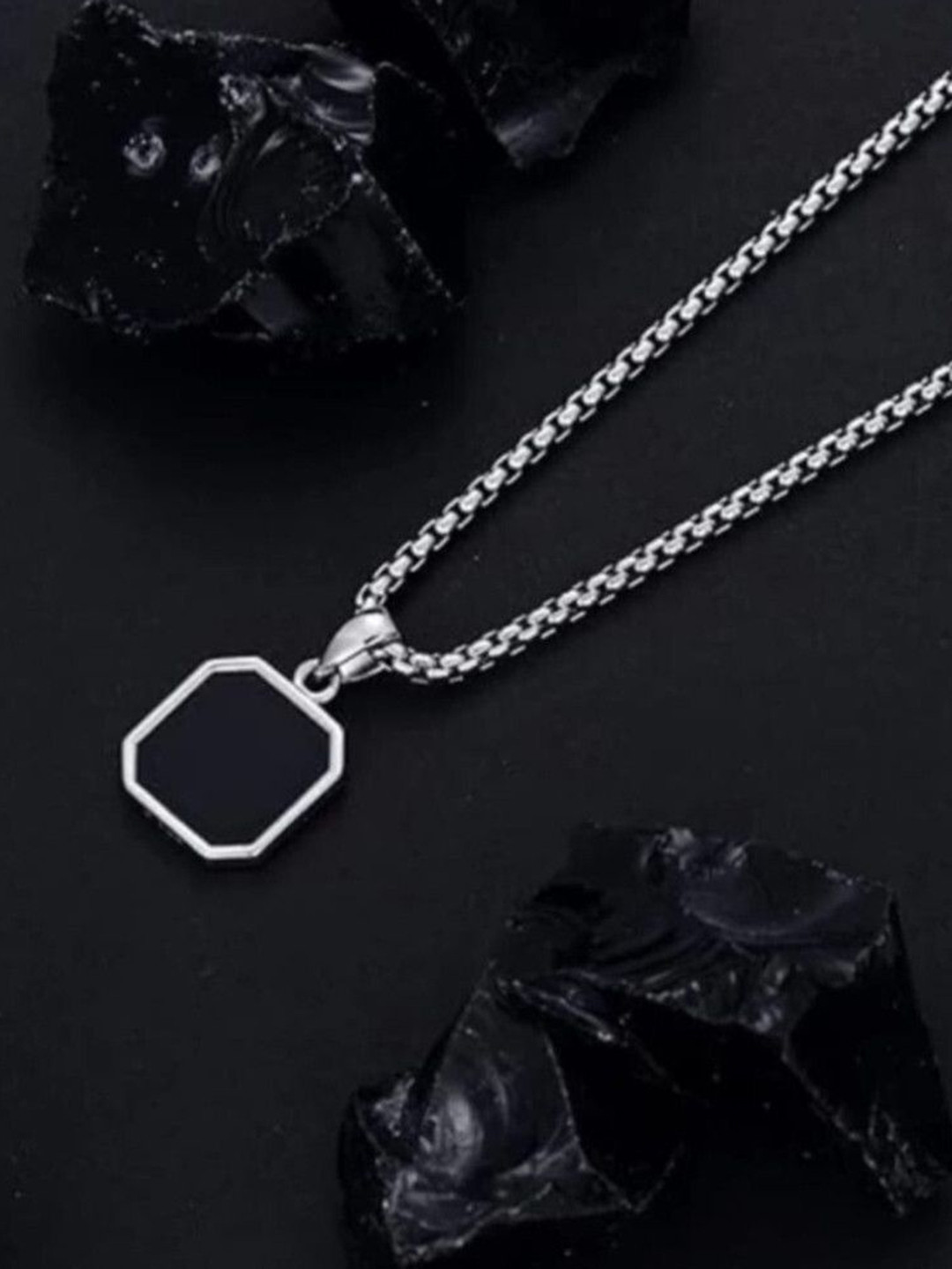 PASU FASHION Square Pendantswith Chain