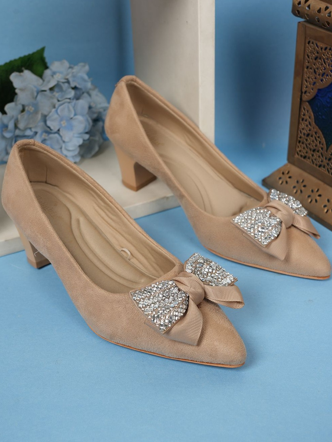 Dollphin Women Bow Embellished Suede Block Shoes