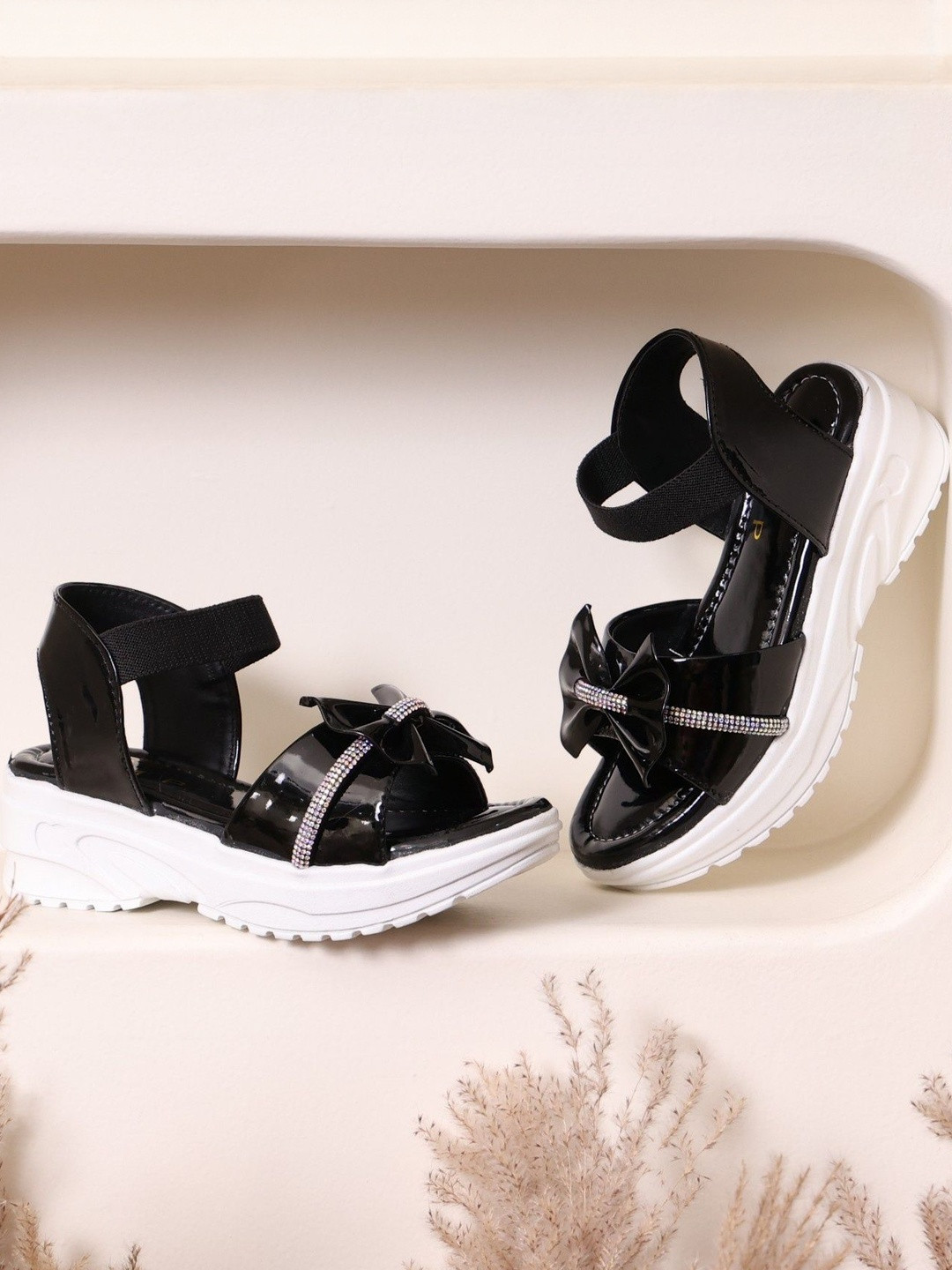 CST Lifestyle Girls Black Glossy Finish Bow Embellished Comfort Sandals