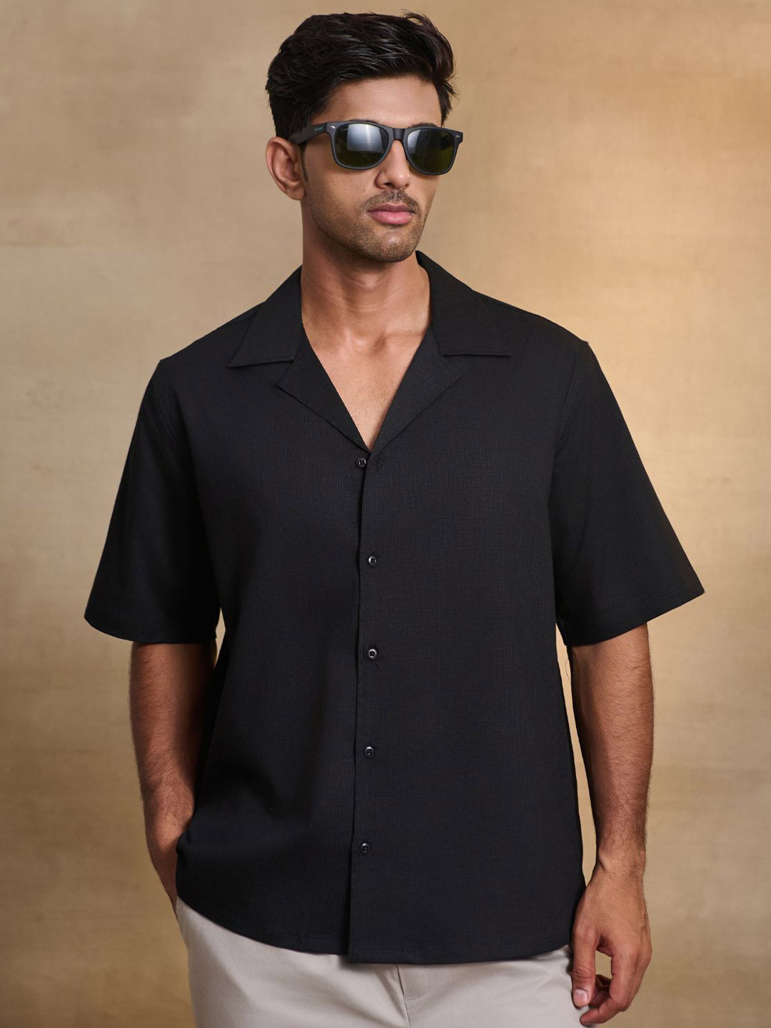 Uncluttered Closet Men Relaxed Fit Solid Cuban Collar Casual Shirt