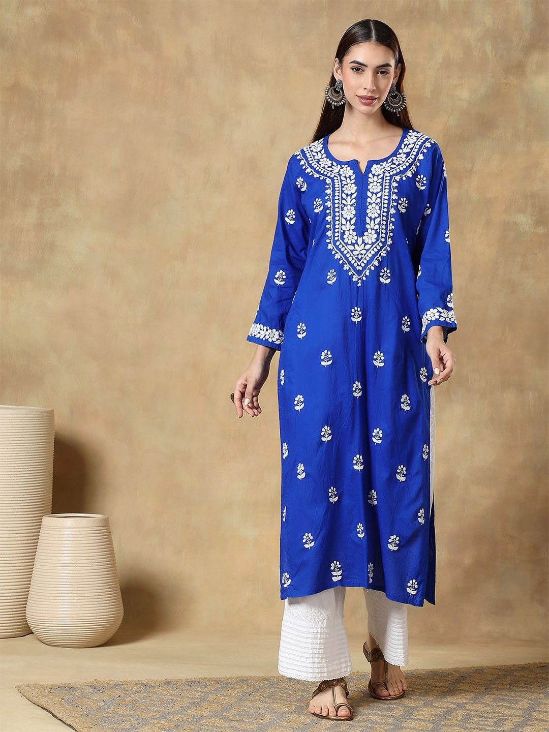 Club Loom Cotton Ethnic Embroidered Thread Work Round Neck Straight Kurta