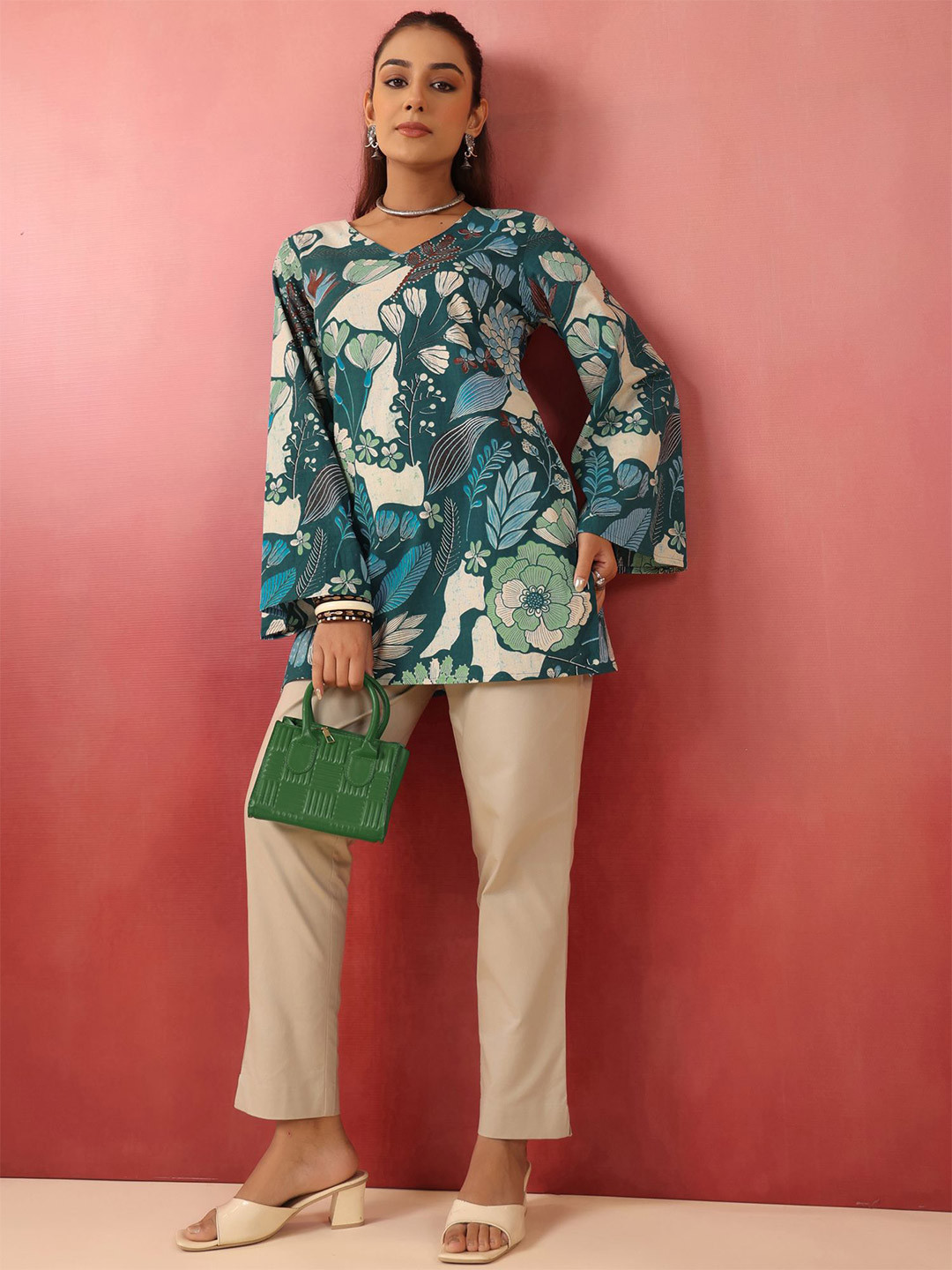 Rimeline Women Green Floral Printed V-Neck Cotton Short Kurti