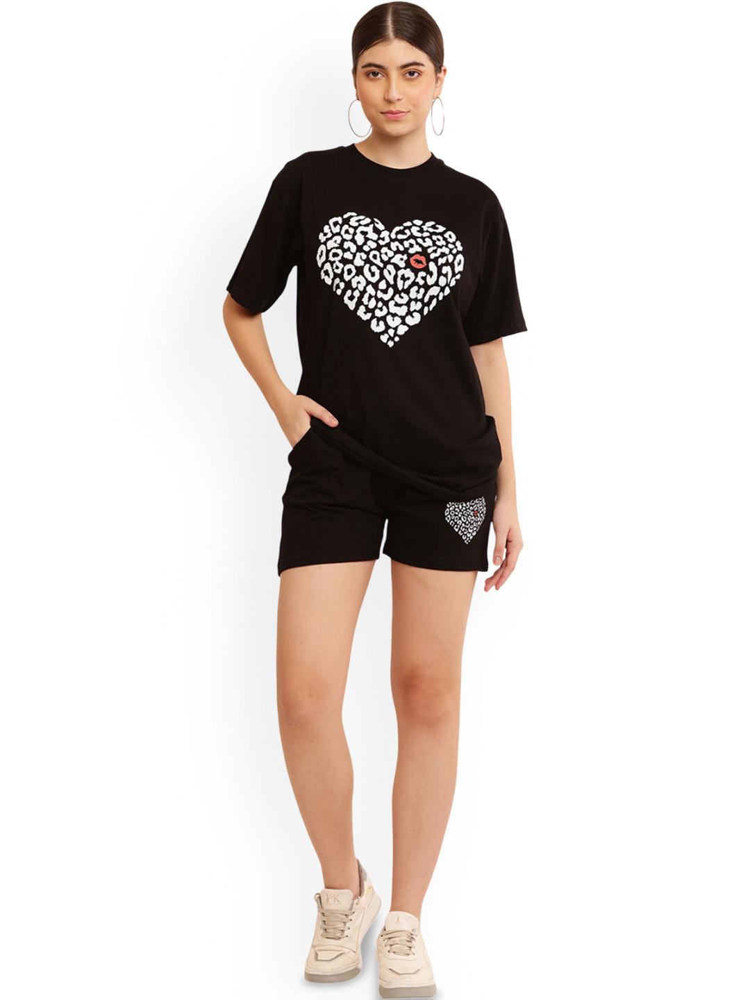 PRIYA POINT Women Graphic Printed T-shirt & Shorts Co-ords