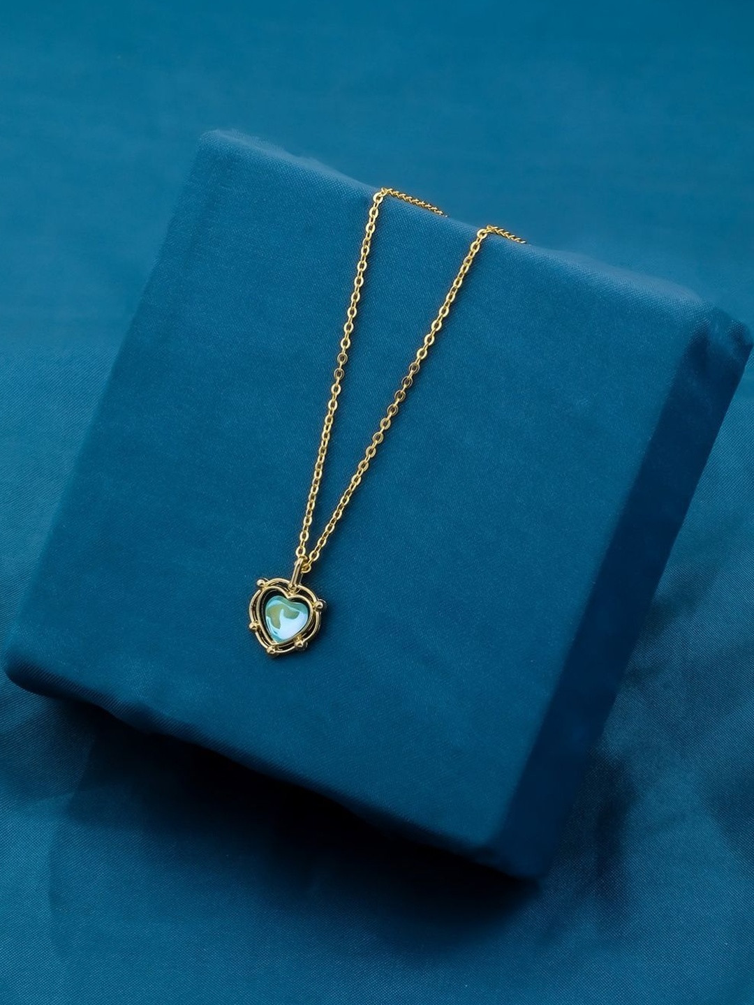 DressBerry Brass Stylish And Elegant Necklace