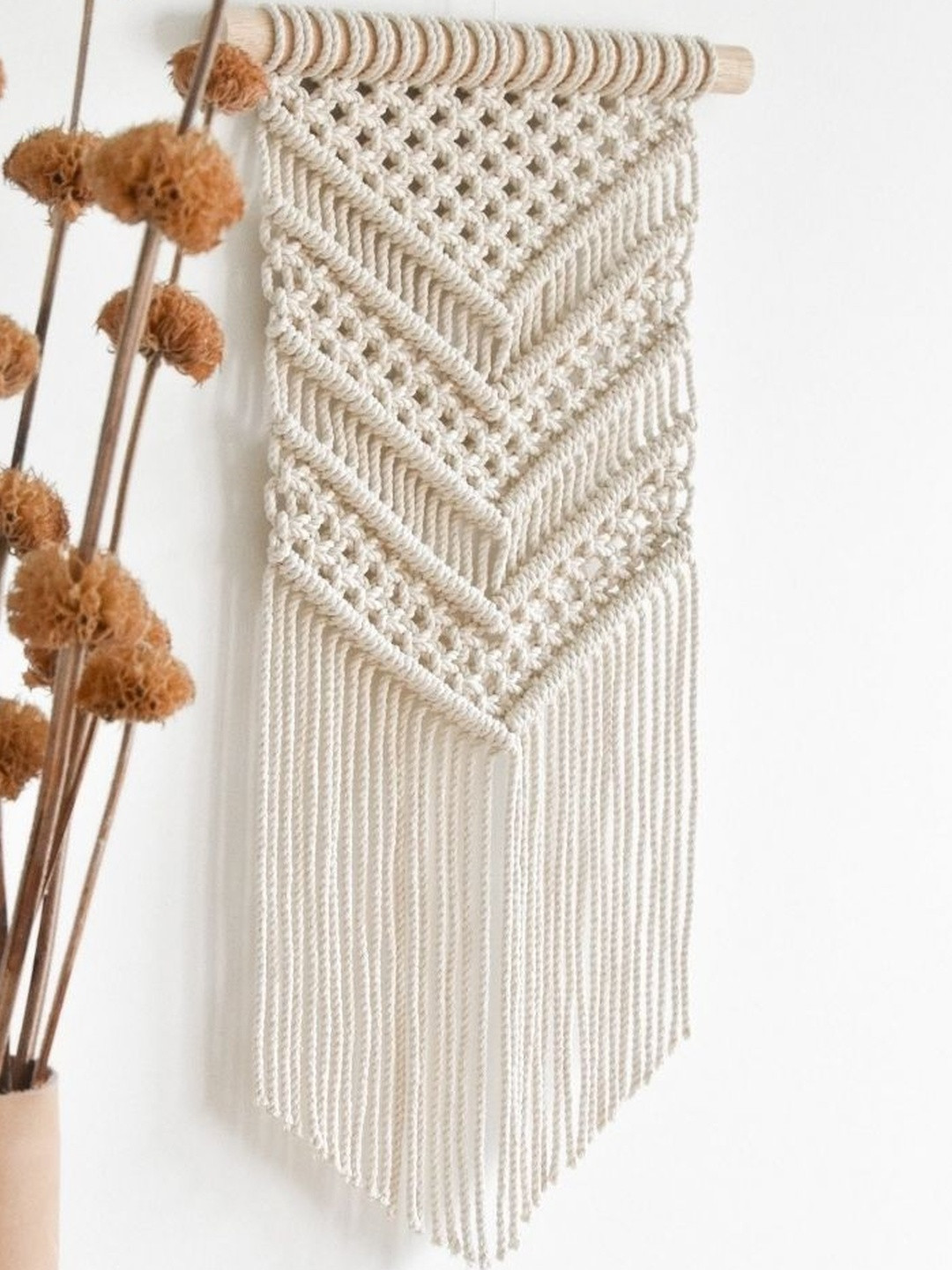 Aain White Boho Chic Macrame Hanging Wall Decor