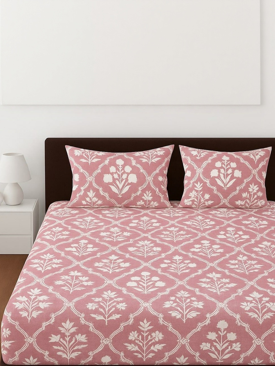 SHOMES Pink & White Floral 250 TC King Bedsheet with 2 Pillow Covers