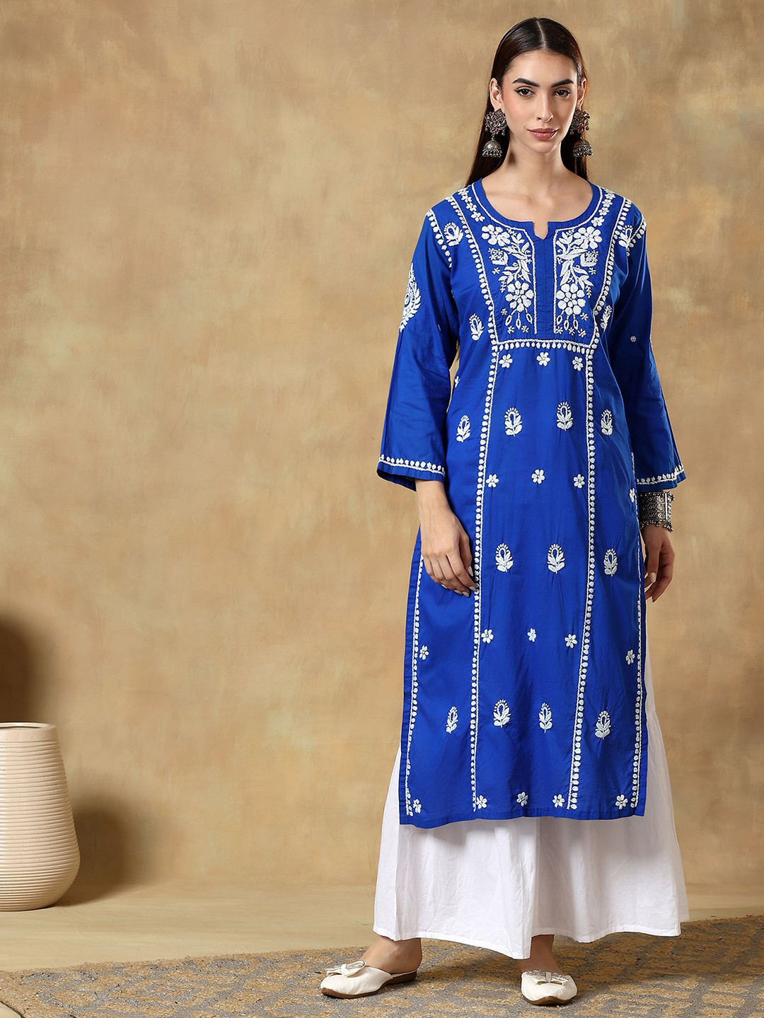 Club Loom Ethnic Embroidered Round Neck  Thread Work Straight Cotton Kurta
