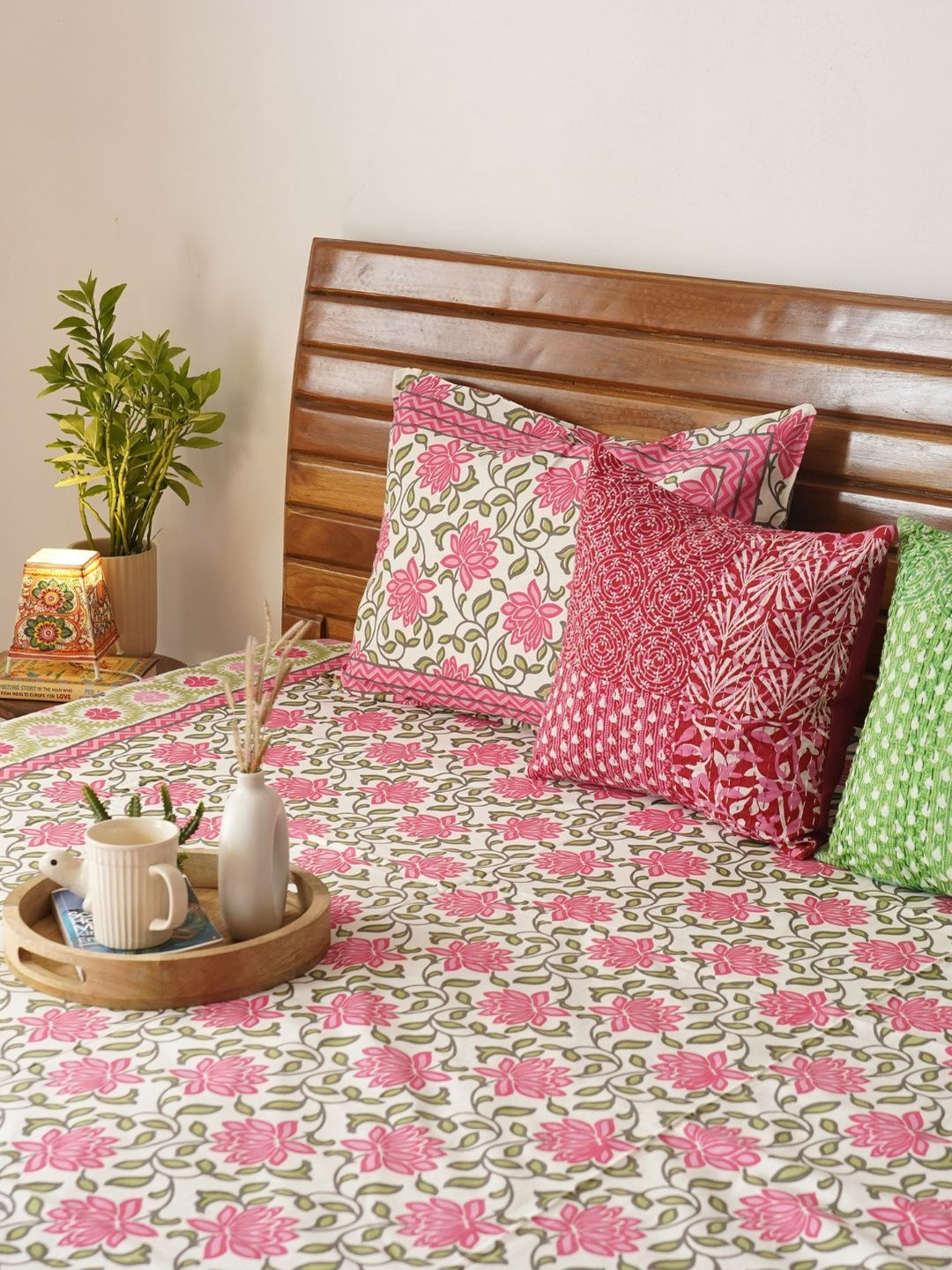 Localkala Pink Ethnic Motifs 210 TC King Bedsheet with 2 Pillow Covers