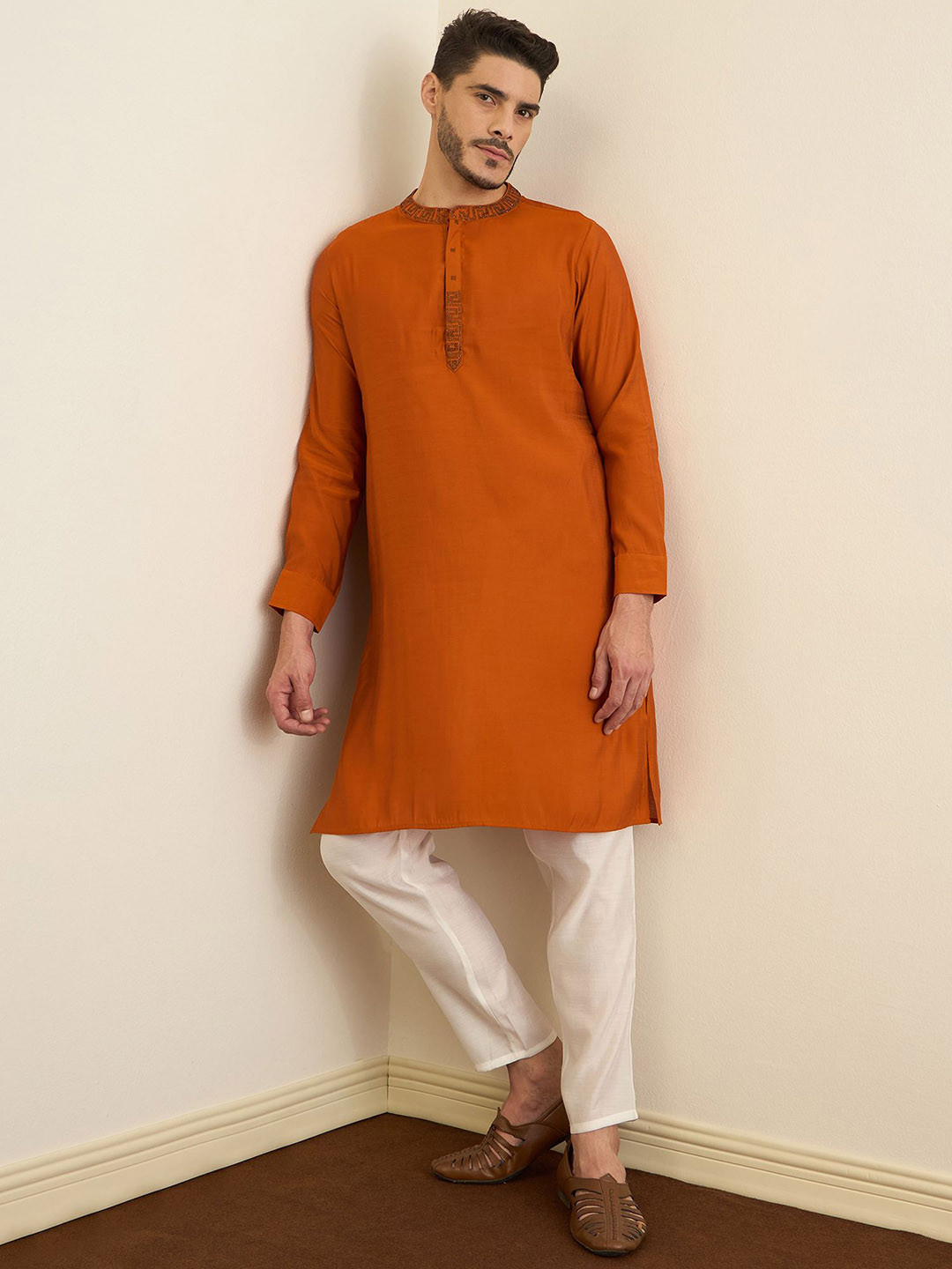 House of Pataudi Men Stuuded Mandarin Collar Straight Kurta & Trousers