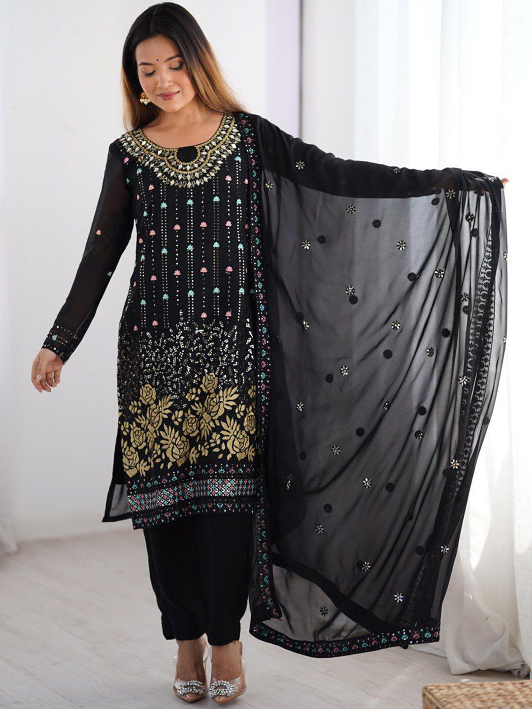 CAPITALHAVEN Embroidered Round Neck Thread Work Anarkali Kurta With Patiala & Dupatta