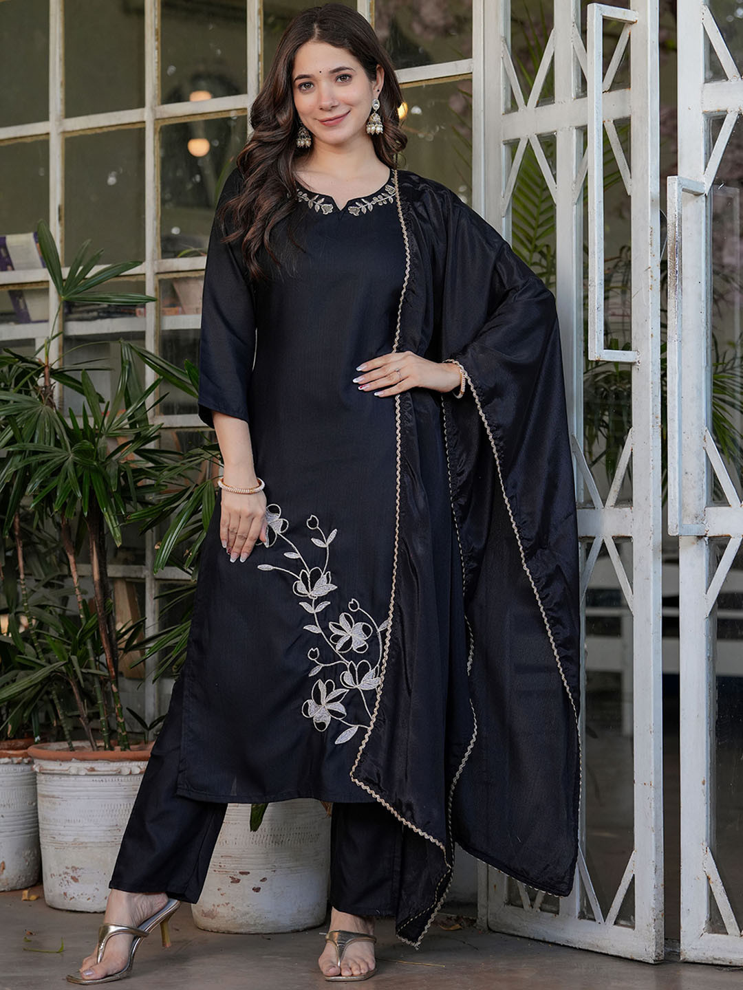 J.KANJI Women Floral Printed Kurta with Trousers & Dupatta